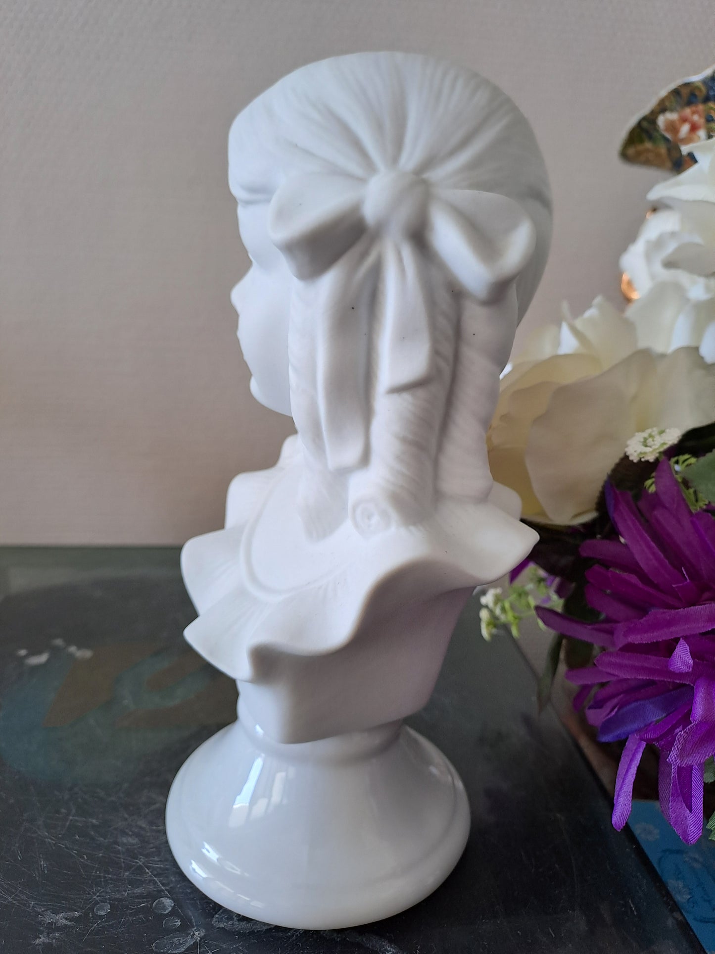 Buste fillette. Porcelaine et biscuits. Sumbo.