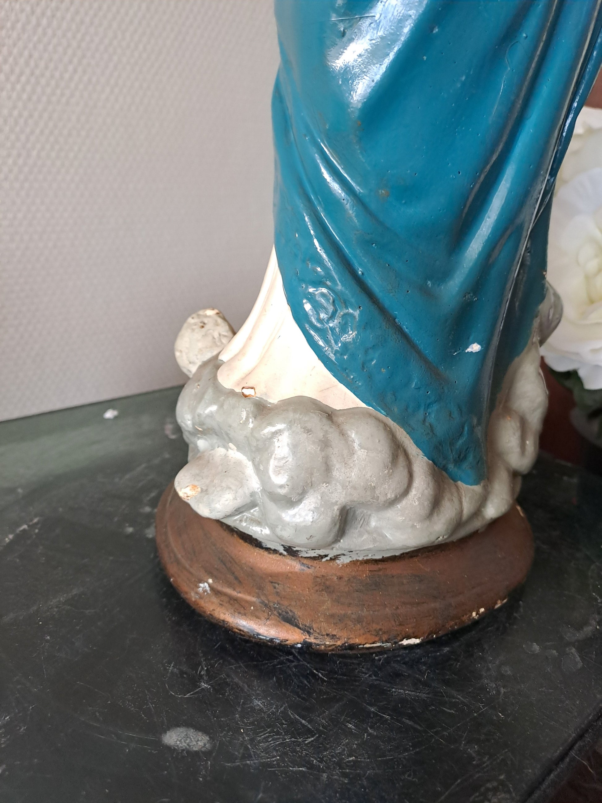 Statue représentant Notre-Dame des Victoires. 46 cm de haut. N°2. Ancien Vintage catholique. 