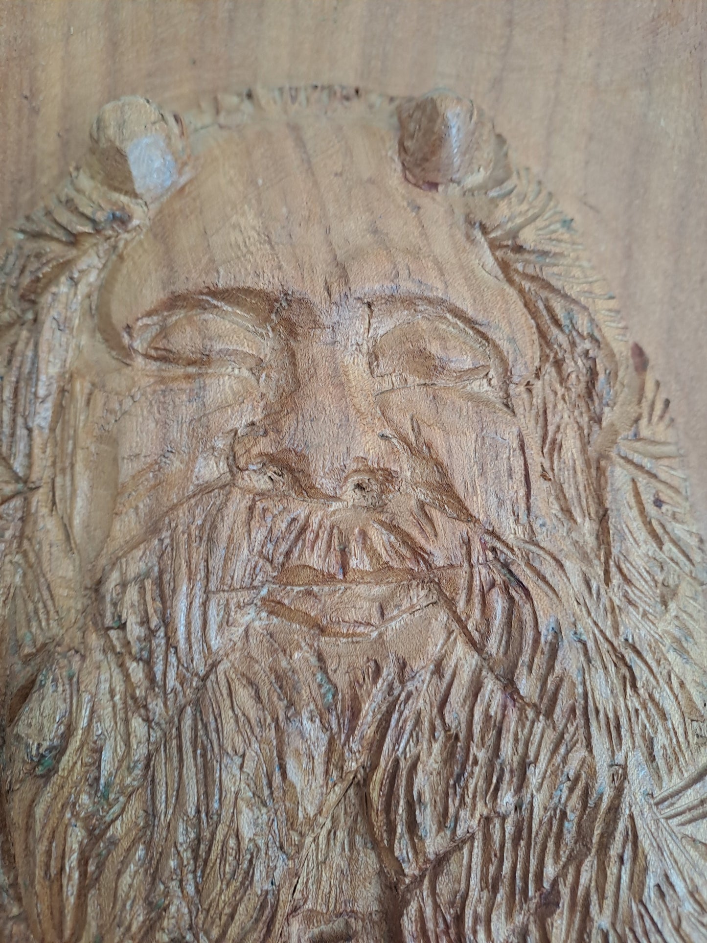 Statue en bois représentant Moïse en bas-relief. Ancien decoration vintage.