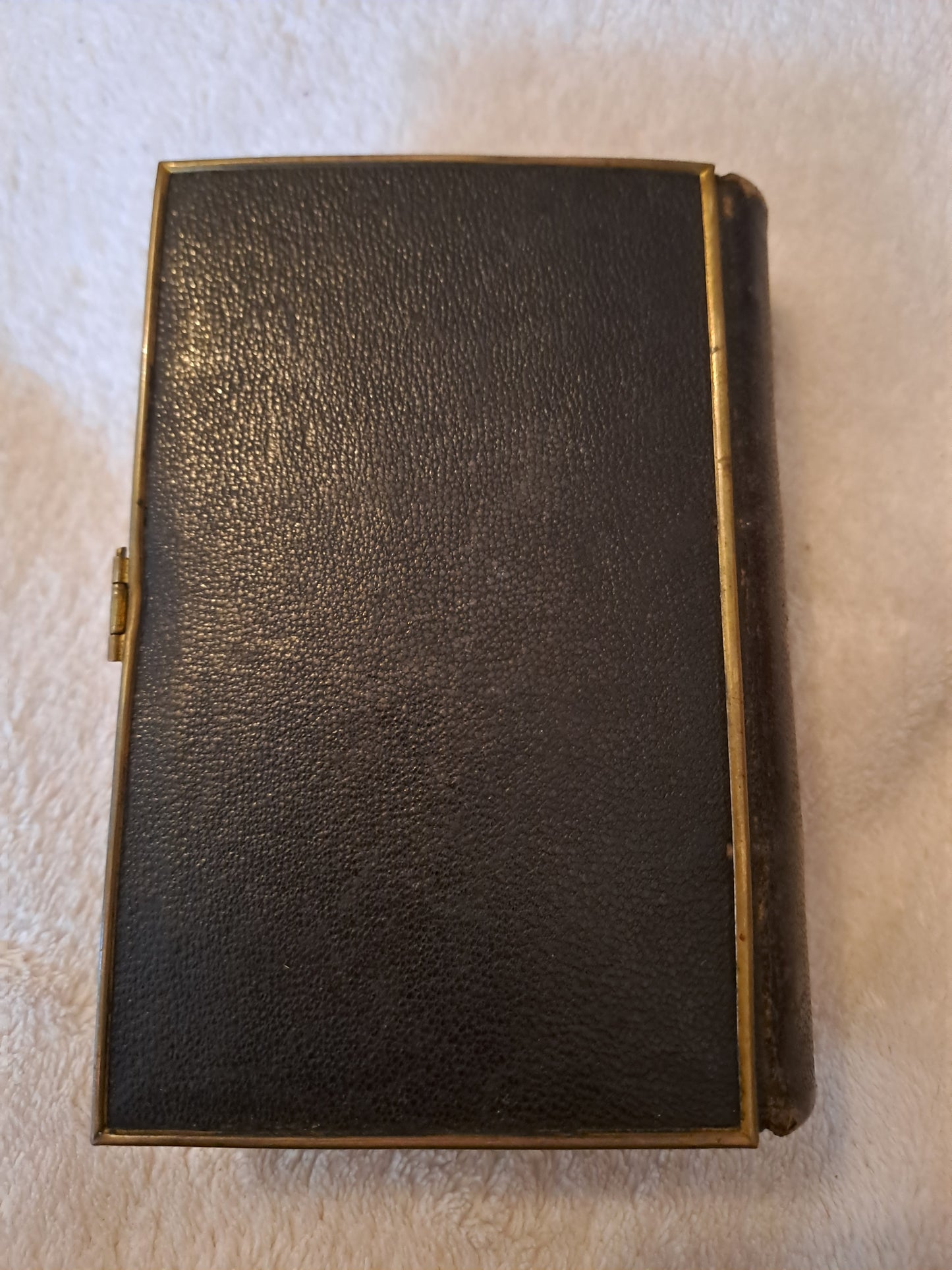 Paroissien à l'usage des diocèses qui suivent le rite de Paris contenant les offices de tous les dimanches.....