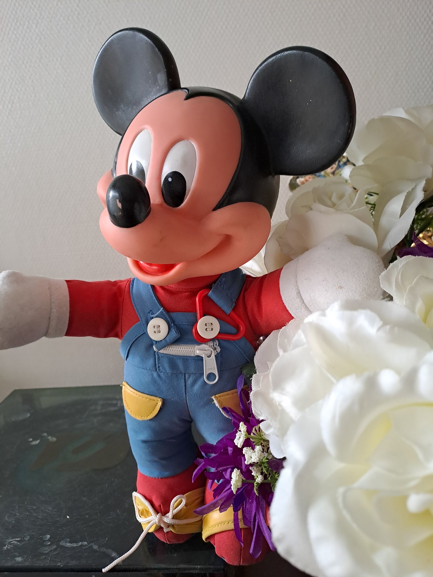 Disney. Mickey Mouse. Vintage. Matel. 37 cm X 18 cm.