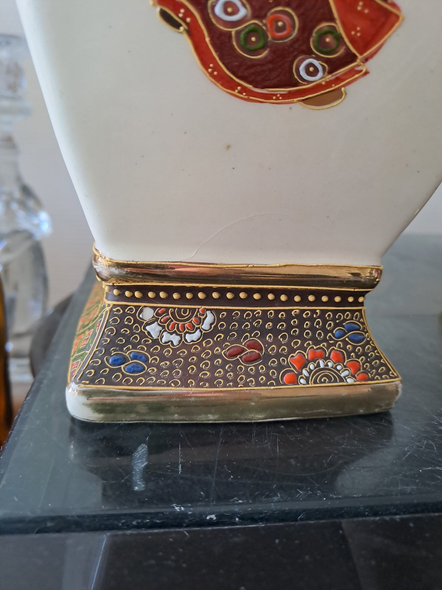 Paire de Vases En Porcelaine japonaise.