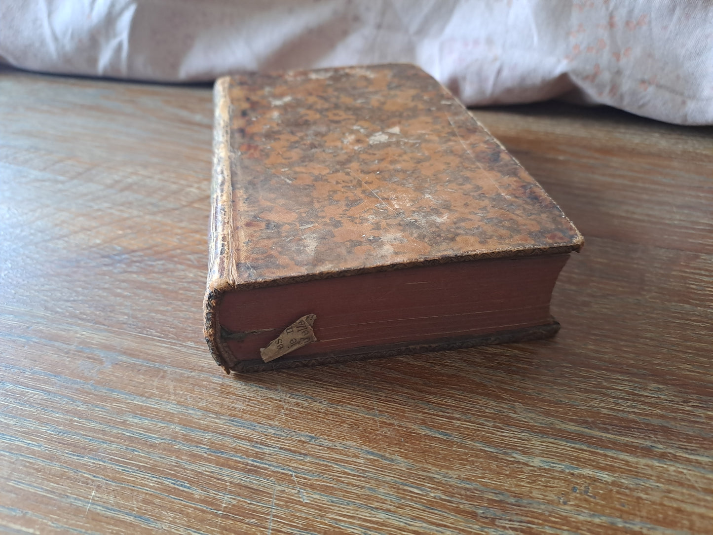 Abrégé de l'histoire de l'ancien testament où l'on a conservé autant que possible les paroles de l'écriture Sainte, avec des éclaircissements et des réflexions. T1. 1753. ANCIEN.