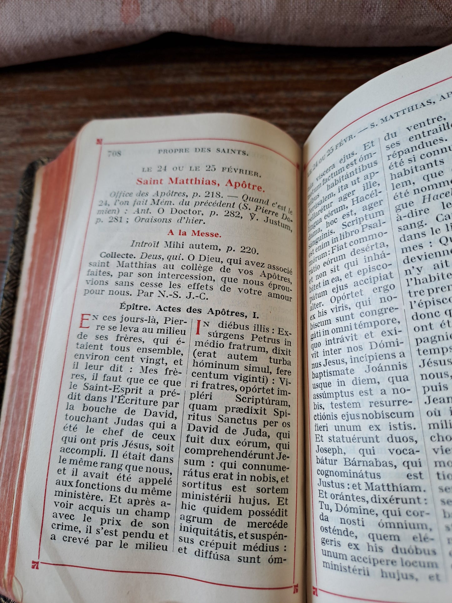 Missel vespéral des quatres saisons. Hiver. Ancien livre de prières catholique vintage.