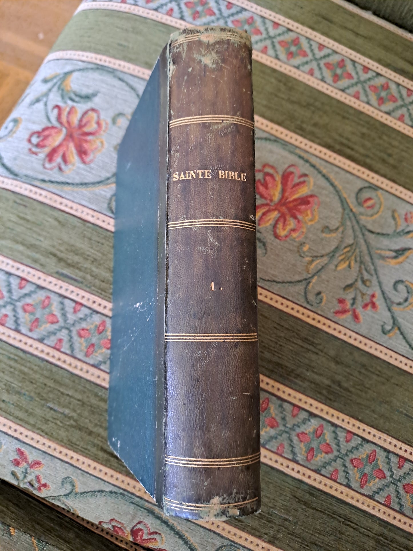Sainte Bible. T1. 1854. Commentaires De Menochius. Français et latin.