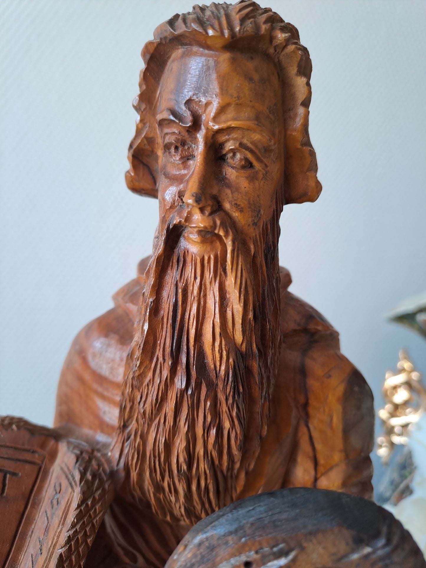 Statue/ Sculpture en bois représentant Moïse avec les tables de la lois et le serpent d'airain. Ancien decoration vintage catholique.