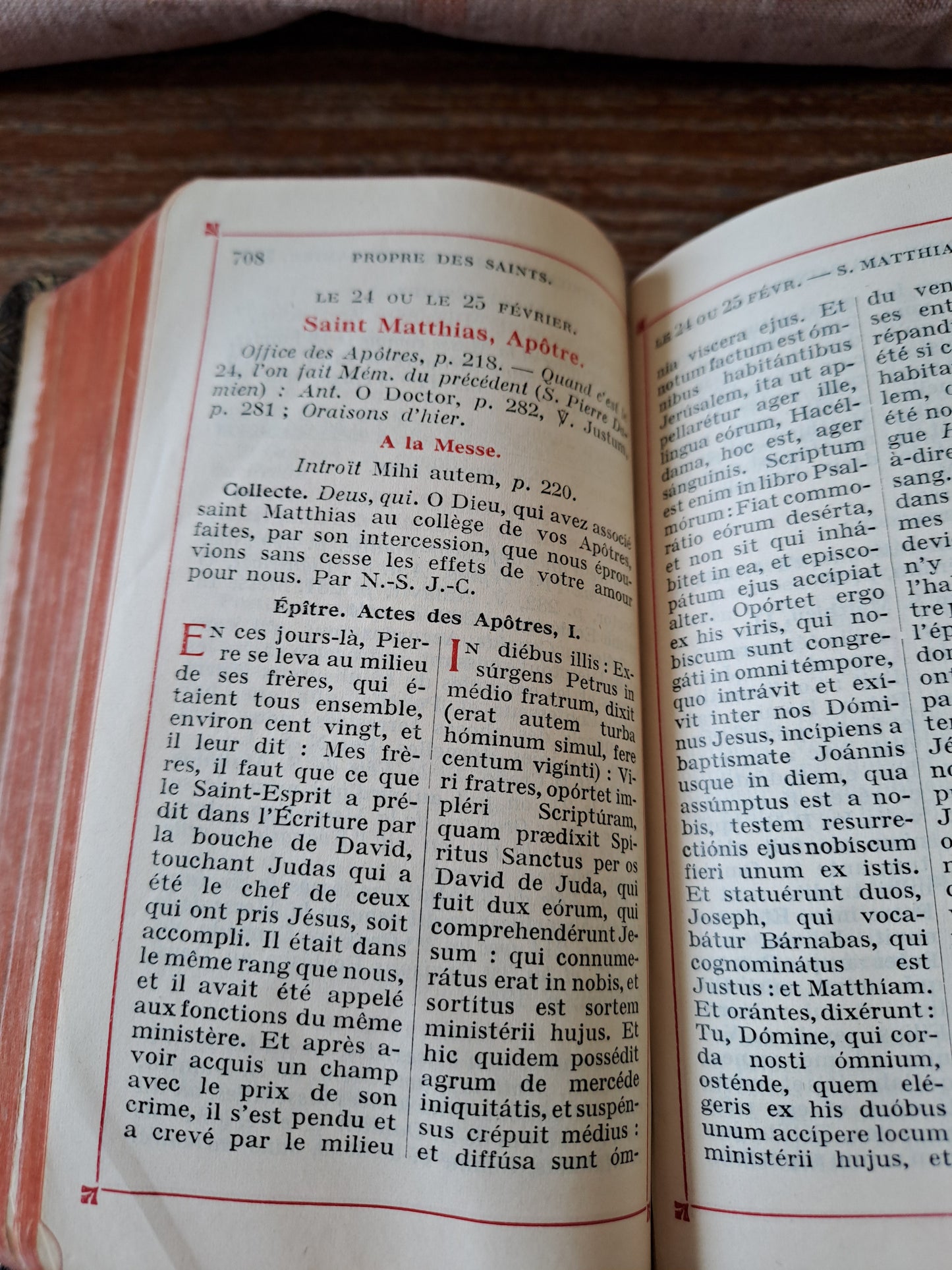Missel vespéral des quatres saisons. Hiver. Ancien livre de prières catholique vintage.