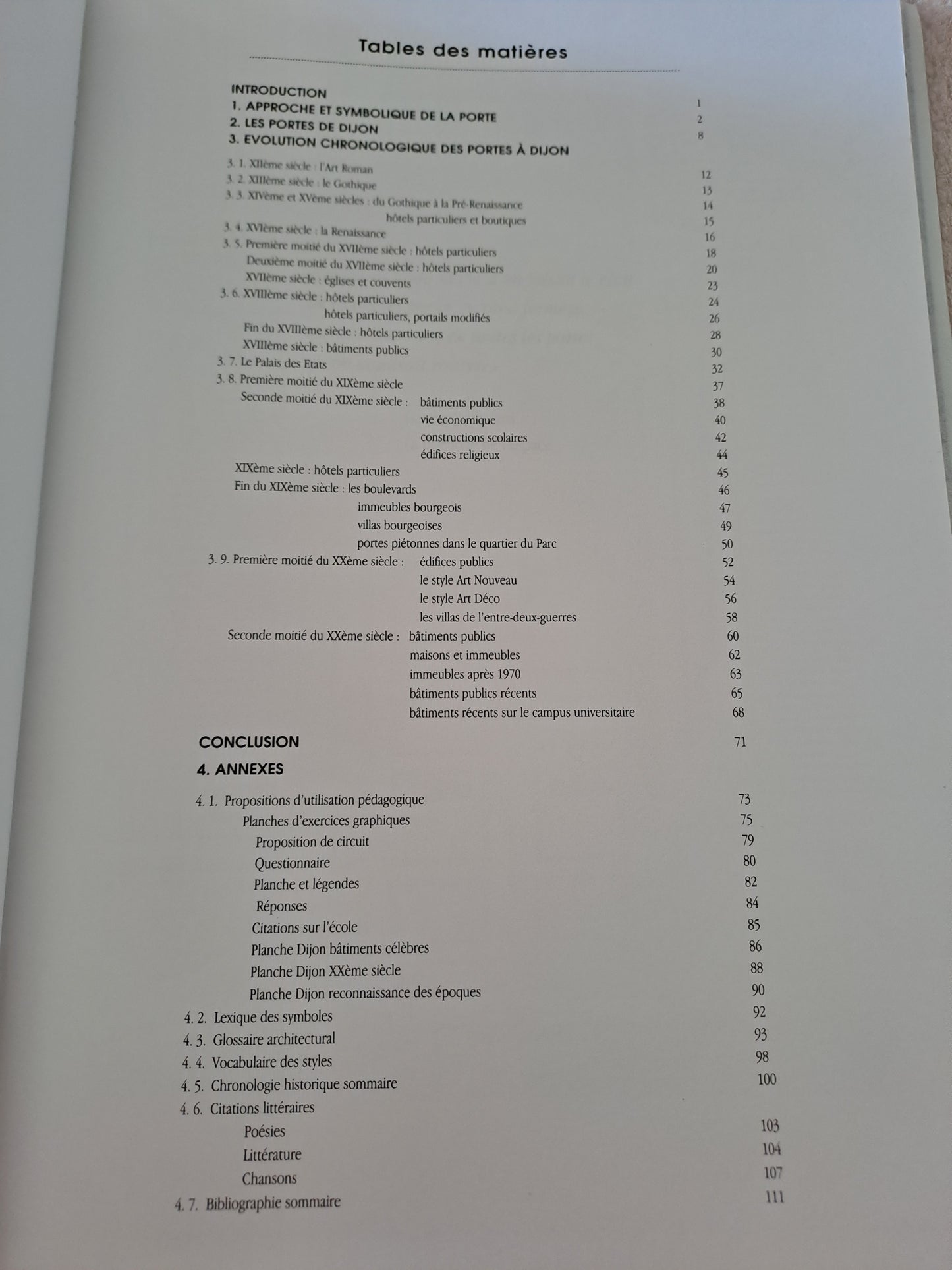 Livre. Dijon de porte en porte. Thérèse Dubuisson.