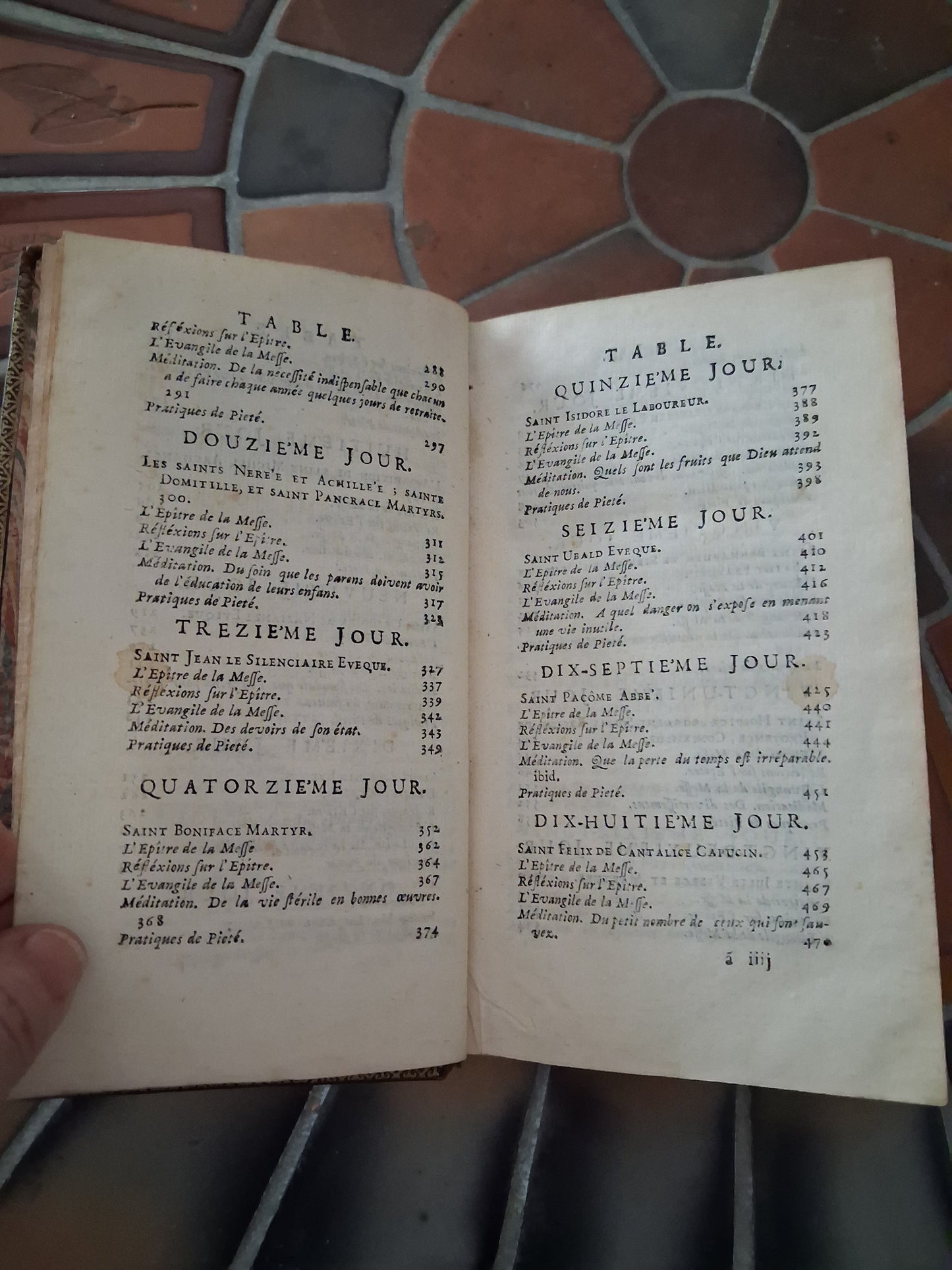 Année chretienne. Mai ( may) 1716. Exercices de piété pour tous les jours. Ancien livre vintage catholique.