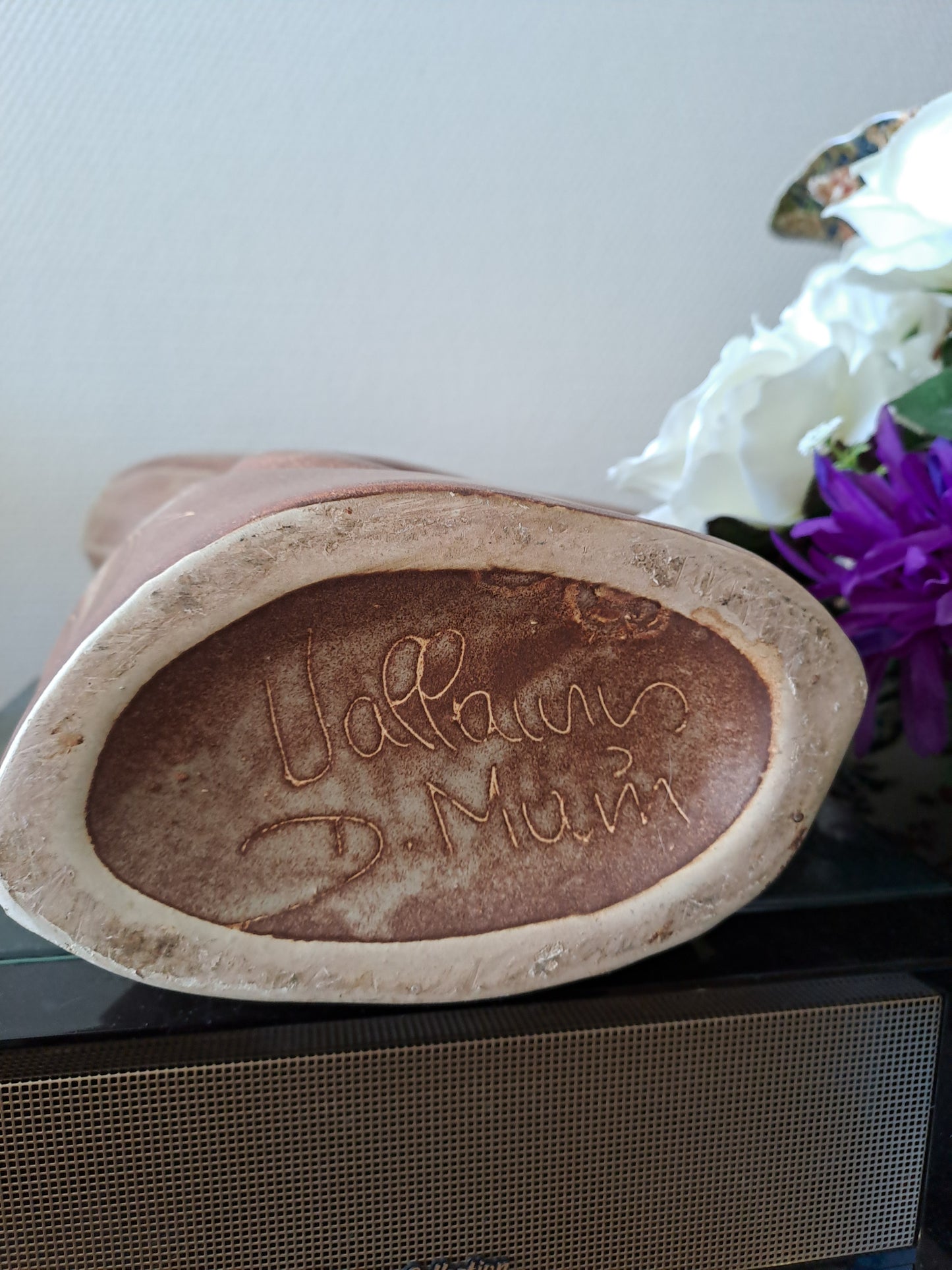 Vase Vallauris marqué et signé.