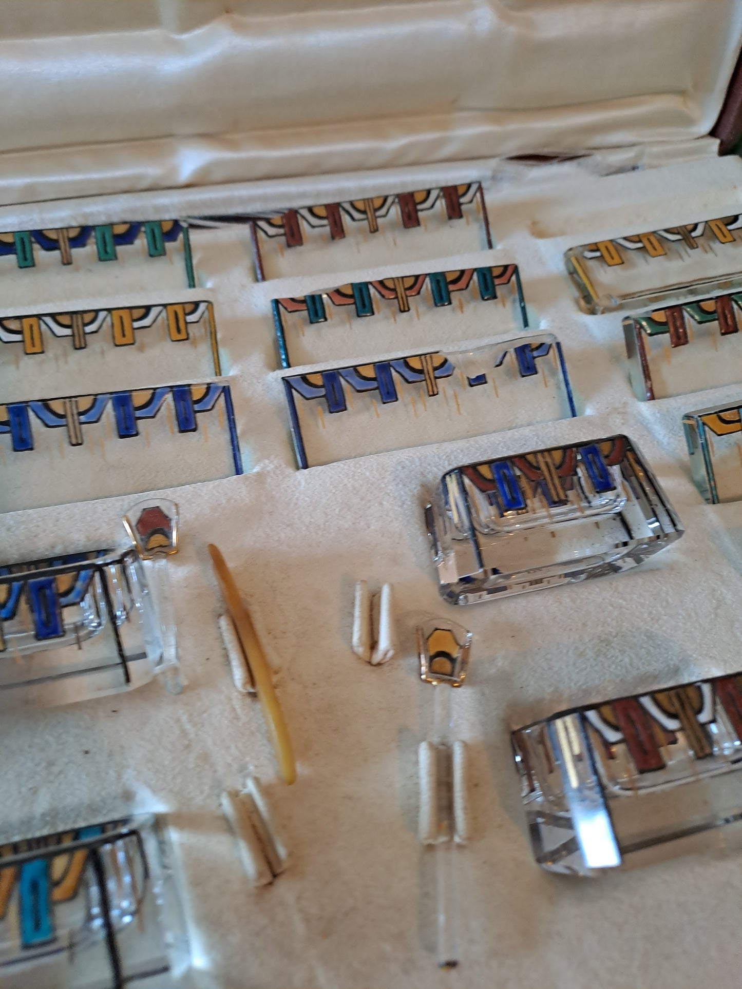 Salerons et porte-couteaux. Art deco. Années 20. Signé.