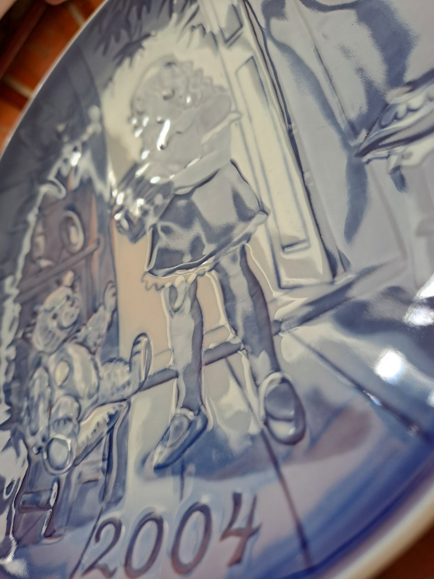 Royal Copenhaguen. Assiette décorative en Porcelaine. Collection ourson "STEIFF Goldilocks". 2004.