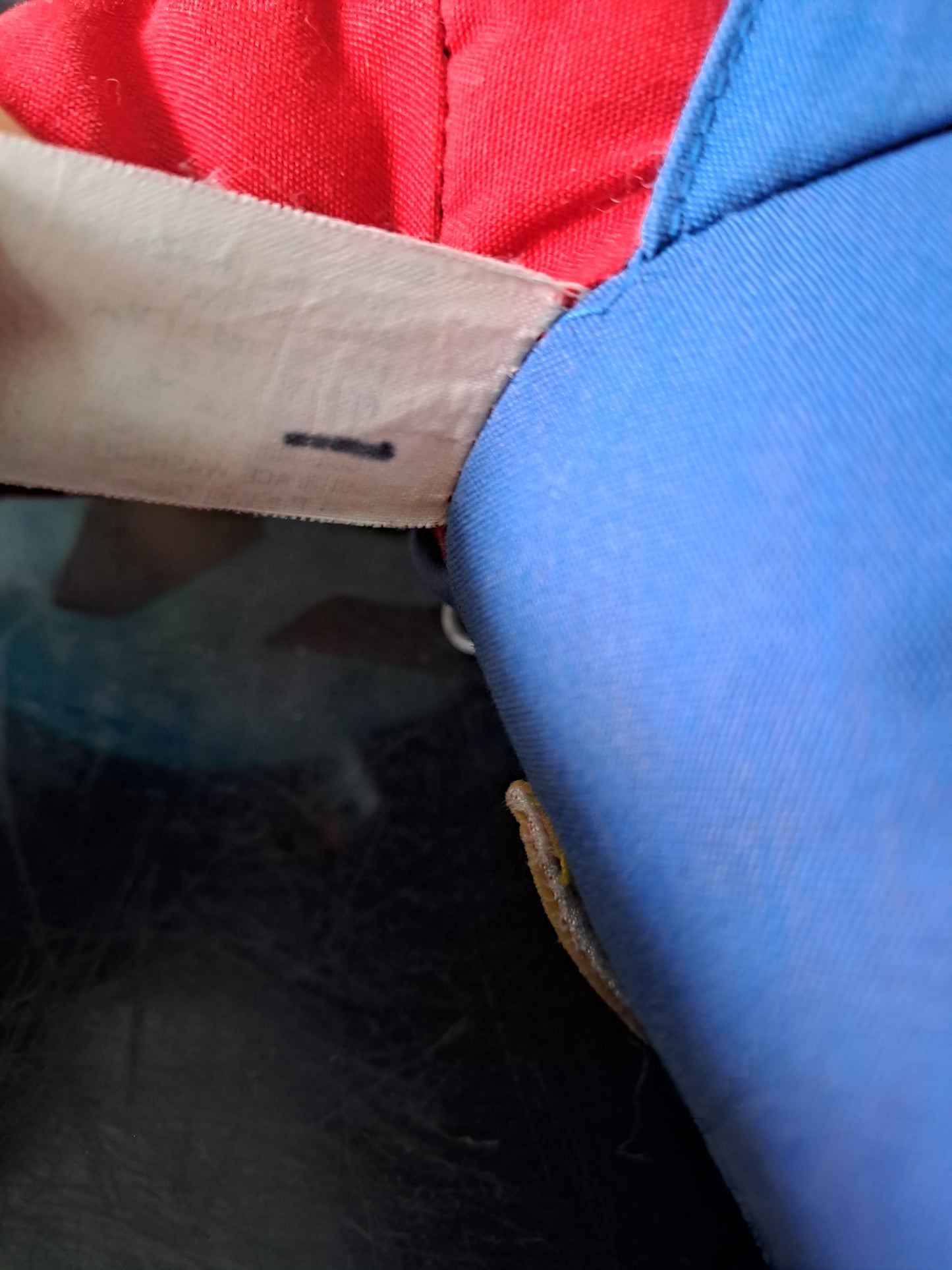 Disney. Mickey Mouse. Vintage. Matel. 37 cm X 18 cm.