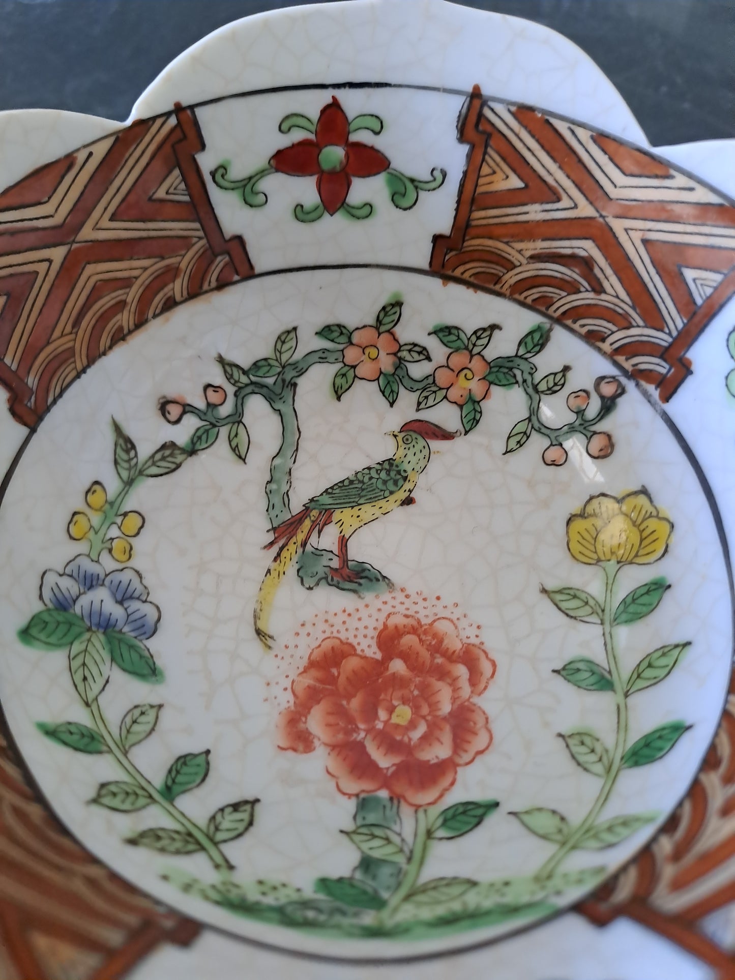 Bol  Porcelaine. Chine. Oiseau Branché. Signé En Rouge À Identifier.