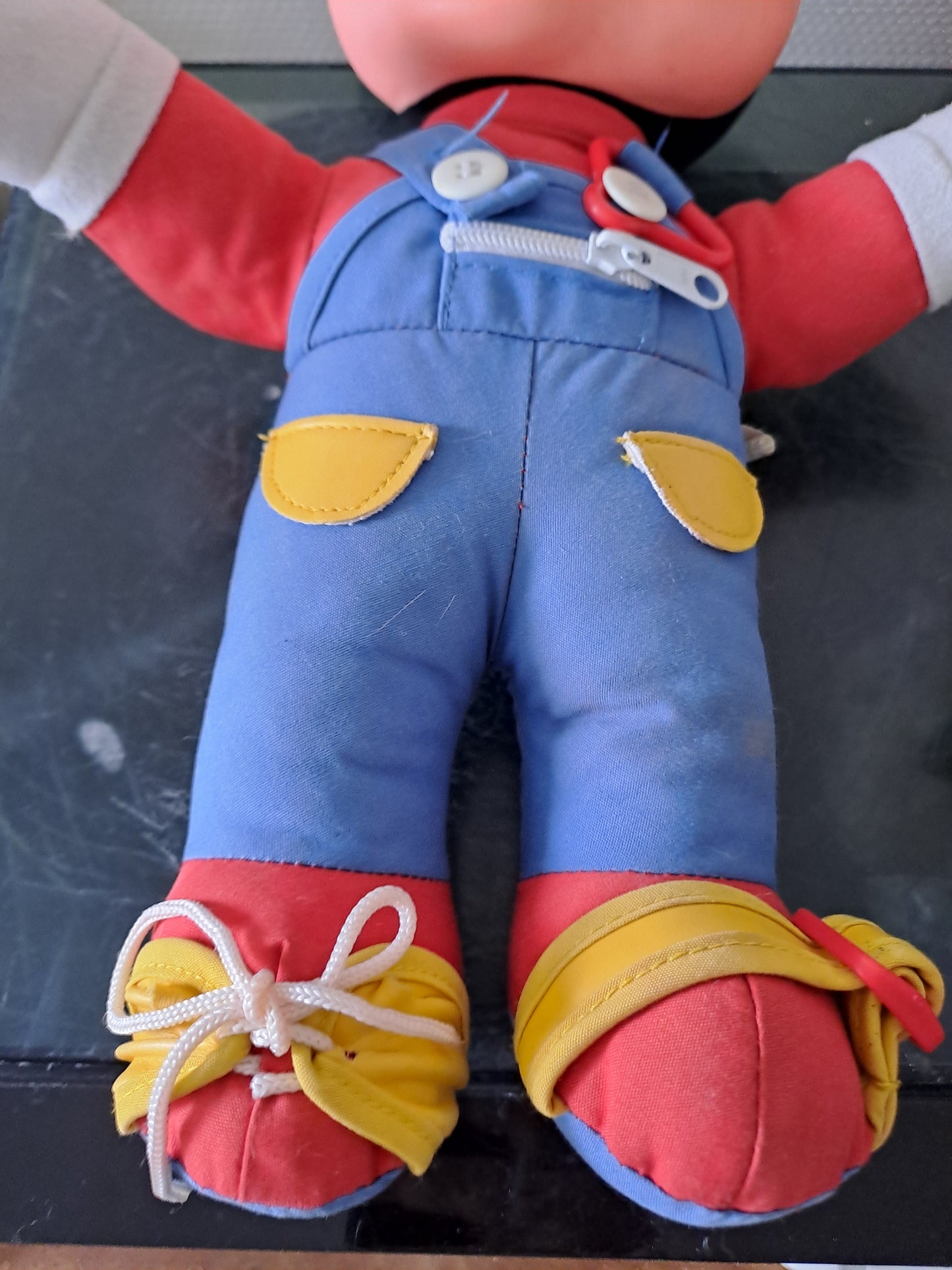 Disney. Mickey Mouse. Vintage. Matel. 37 cm X 18 cm.