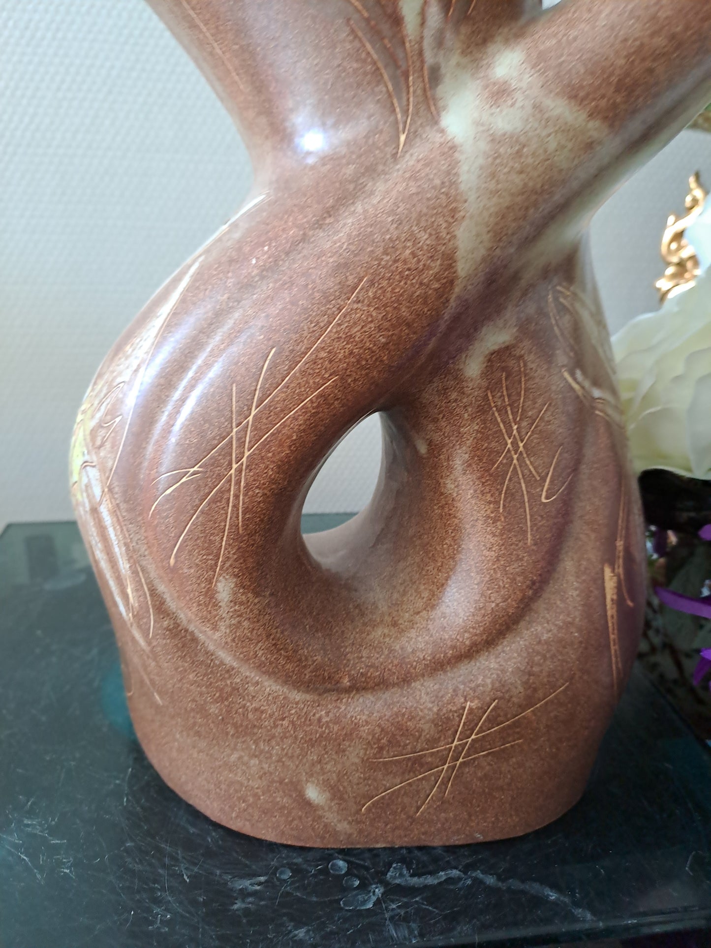 Vase Vallauris marqué et signé.