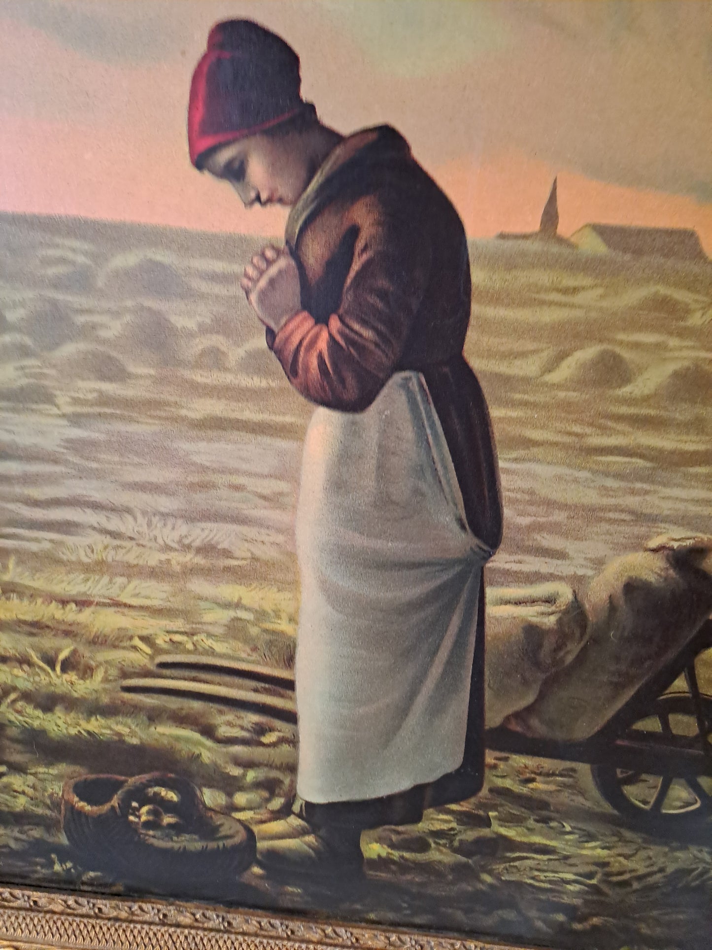 L'angélus. Chromolithographie d'après Millet. 82 cm X 60.5 cm.