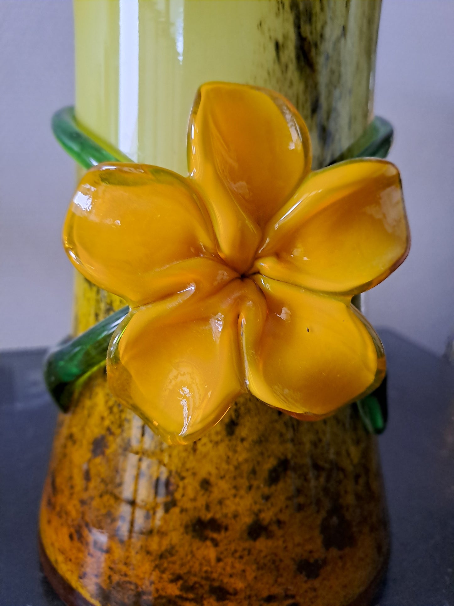 Vase En Pâte De Verre.