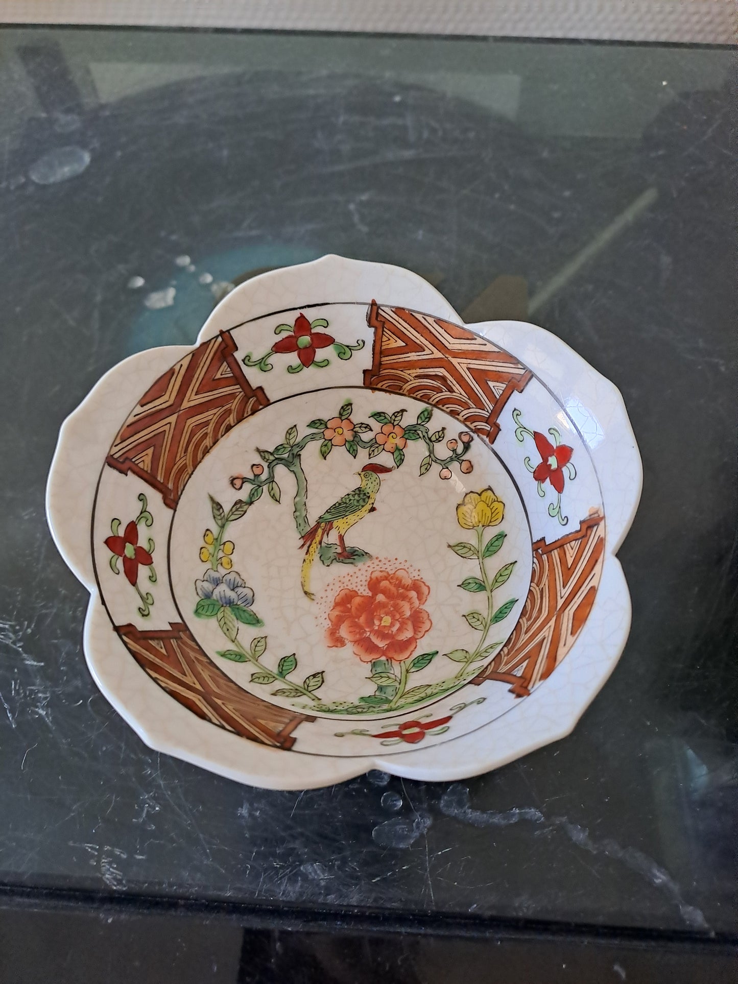 Bol  Porcelaine. Chine. Oiseau Branché. Signé En Rouge À Identifier.