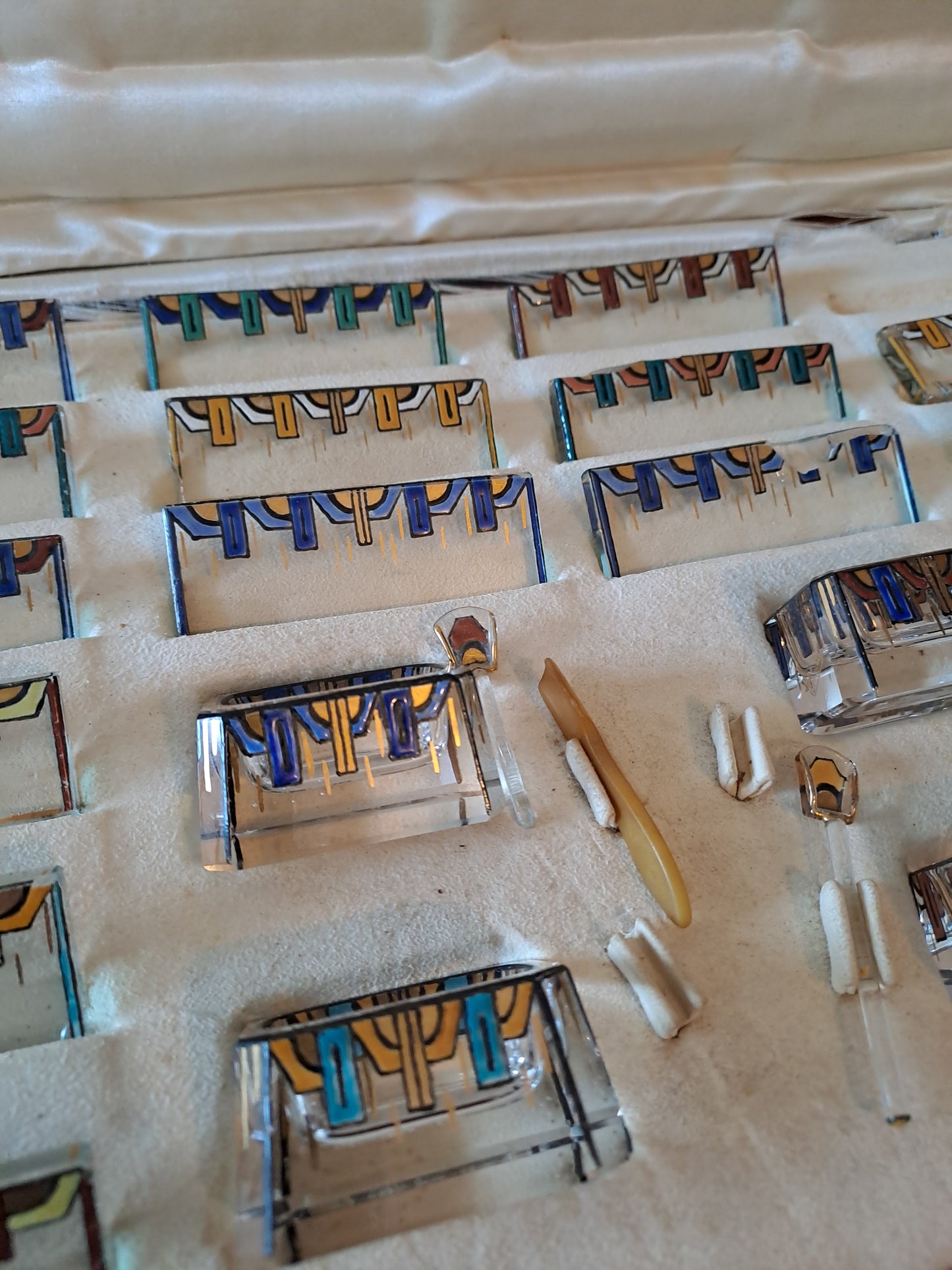 Salerons et porte-couteaux. Art deco. Années 20. Signé.