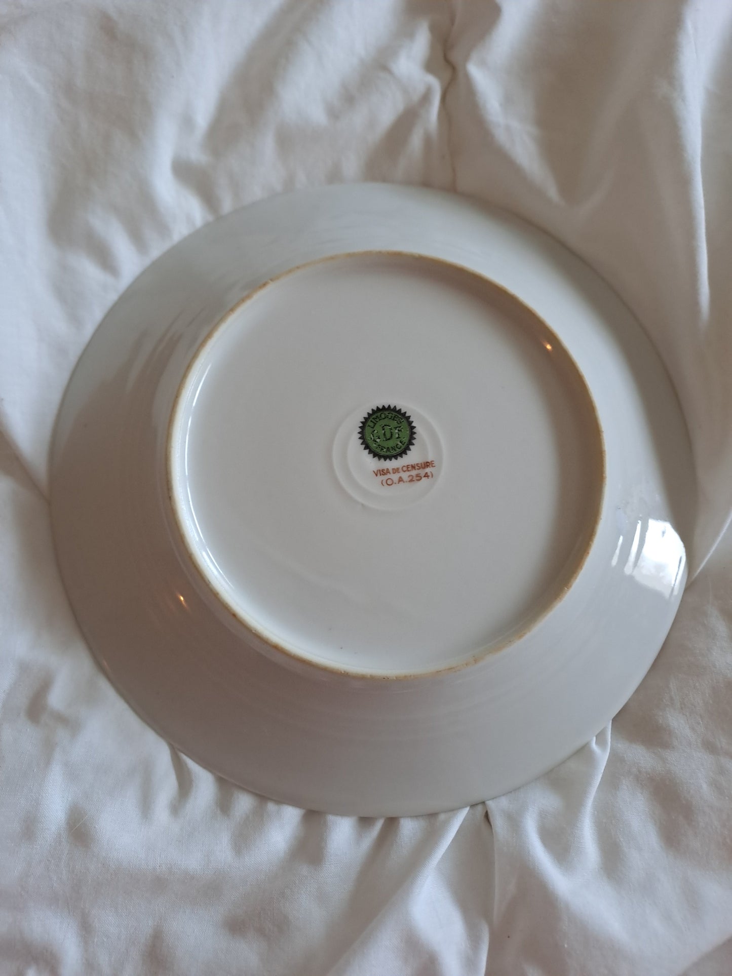 Assiette décorative représentant Philippe Pétain 21.5 cm. Porcelaine Limoges France.