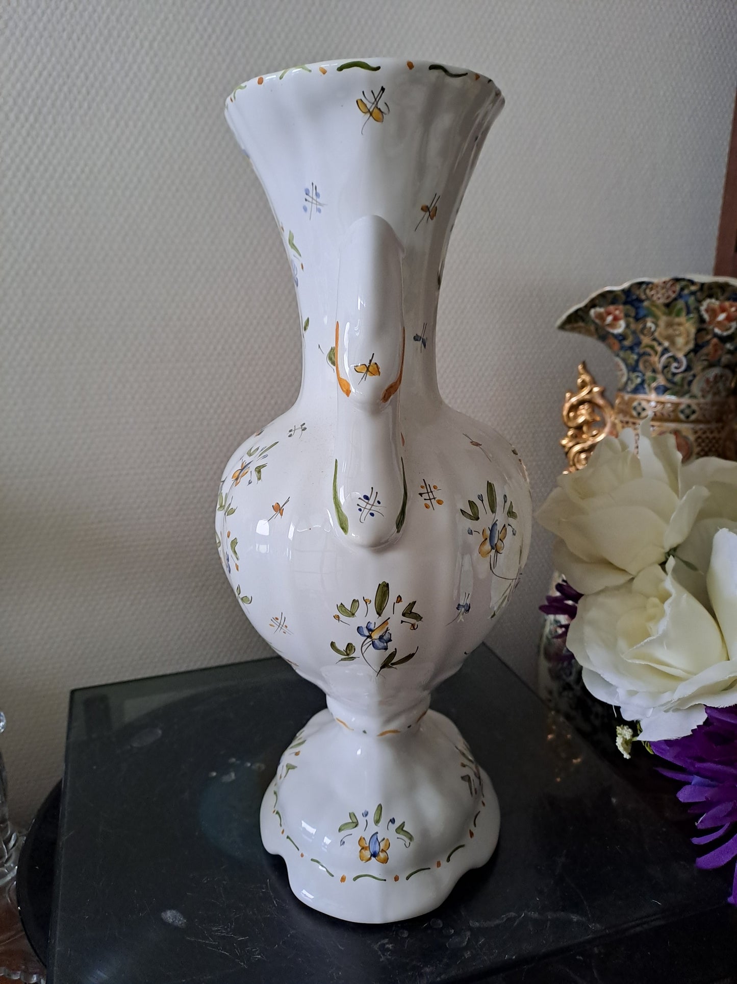 Vase Moustiers. Peint à la main.