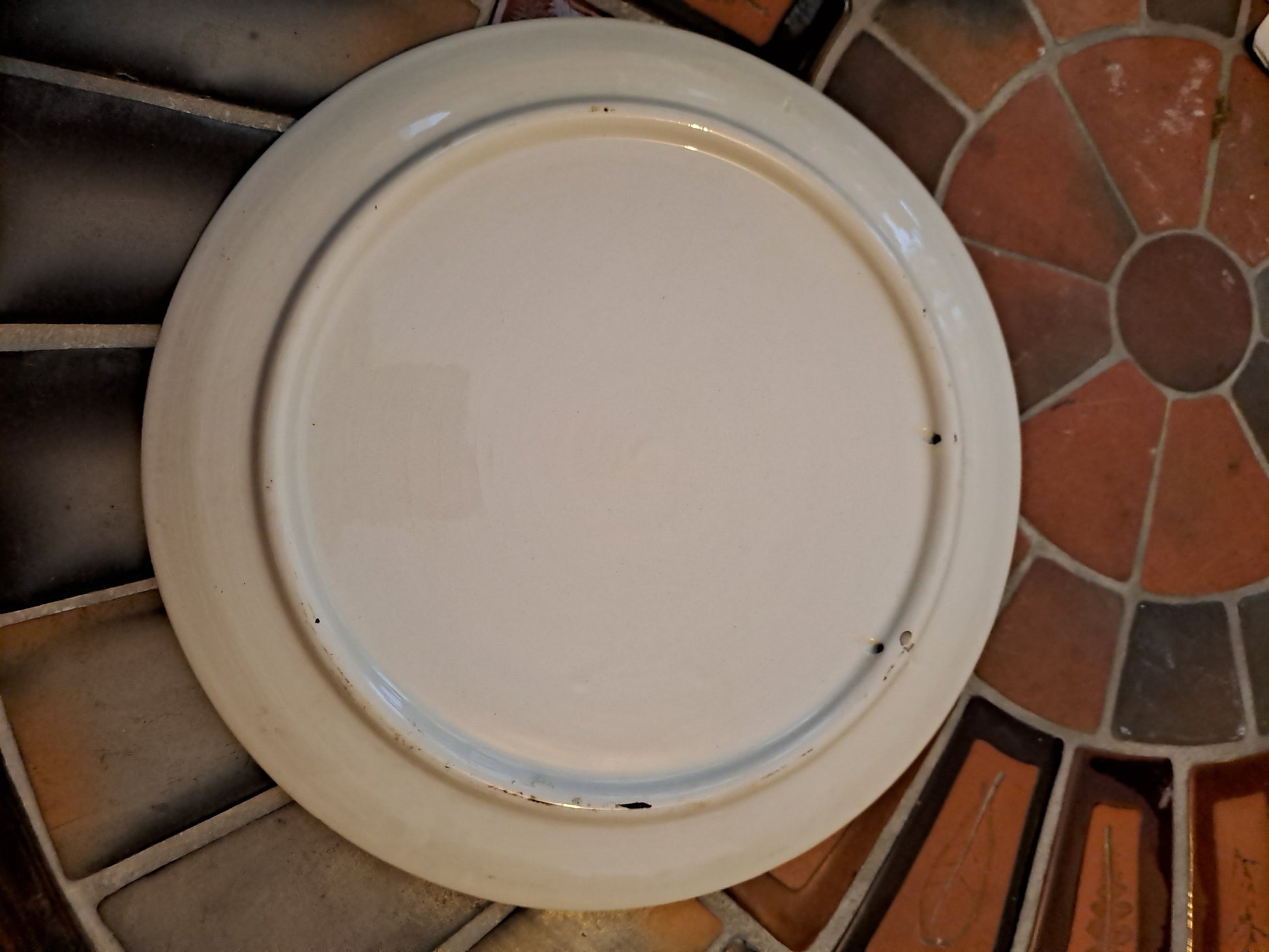 Assiette murale. Nature Morte Aux Pigeons. Signé. Ancien décoration Vintage 