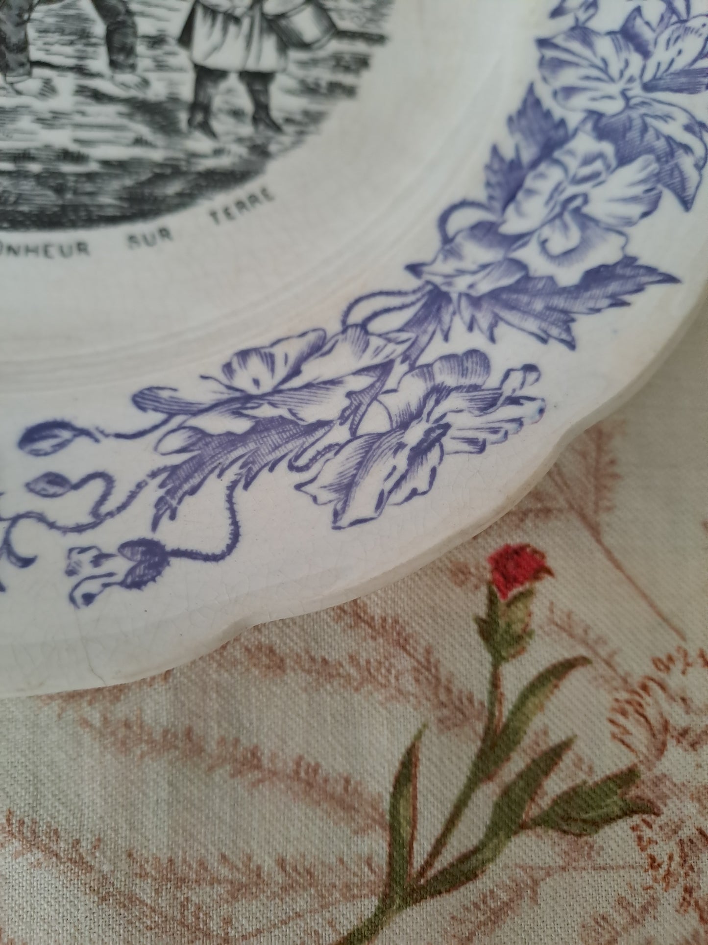 Assiette décorative Parlante. Les petits bonheurs de la vie. N°11. Choisy Le Roi.