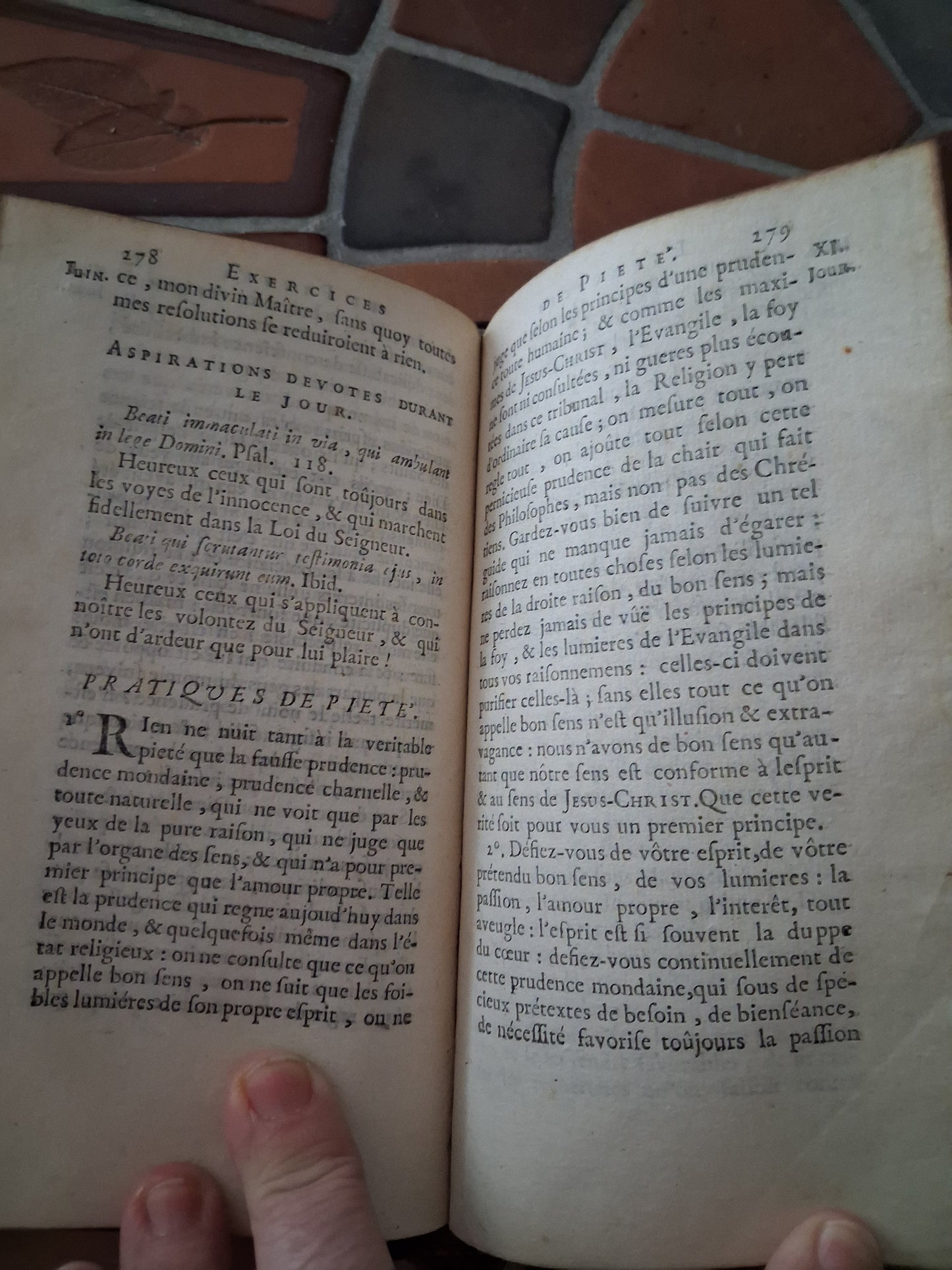 Année chretienne. Juin 1717. Exercices de piété pour tous les jours. Ancien livre vintage catholique.