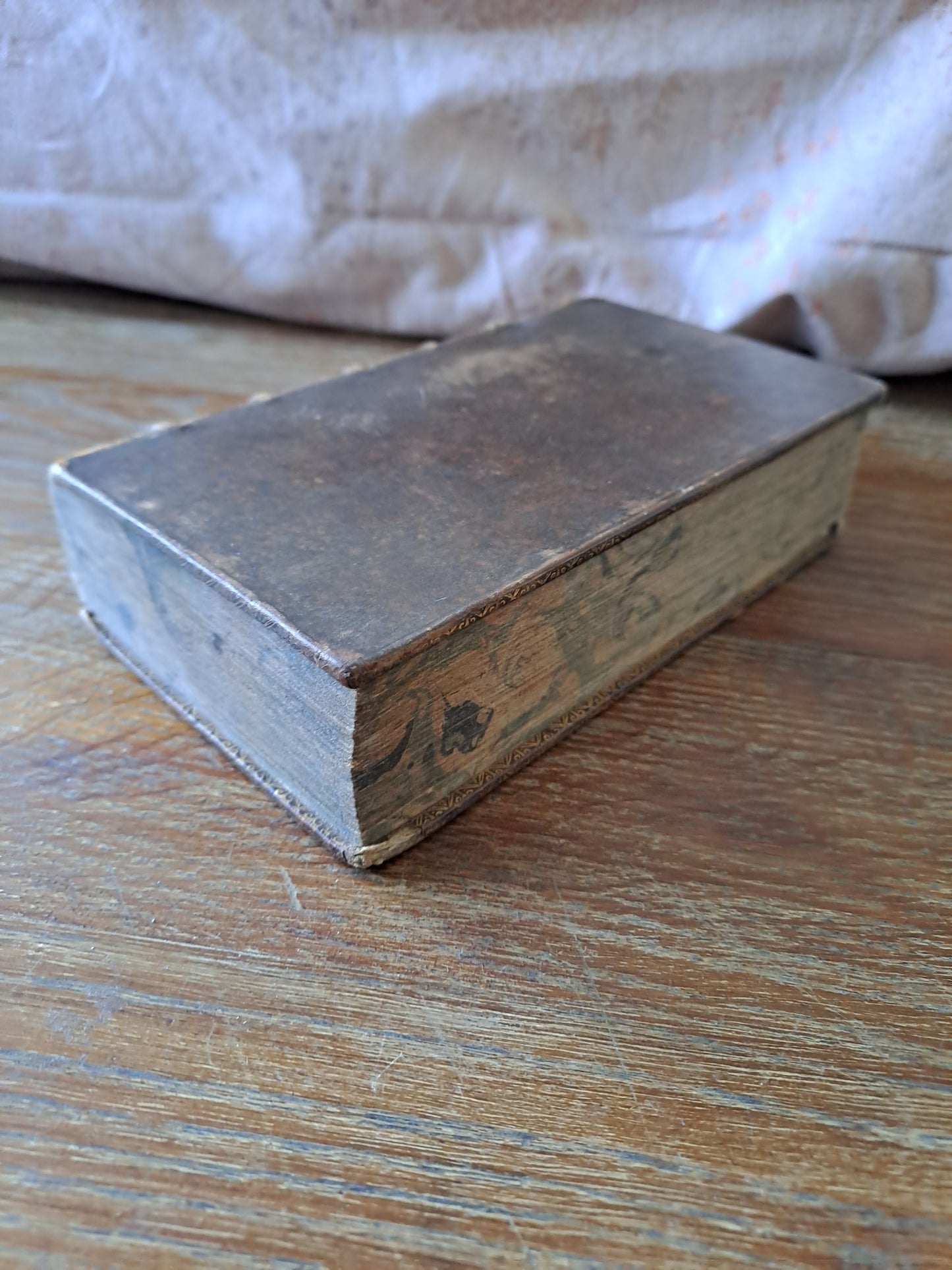 Année chretienne. Avril 1715. Exercices de piété pour tous les jours de l'année. Ancien livre vintage catholique.