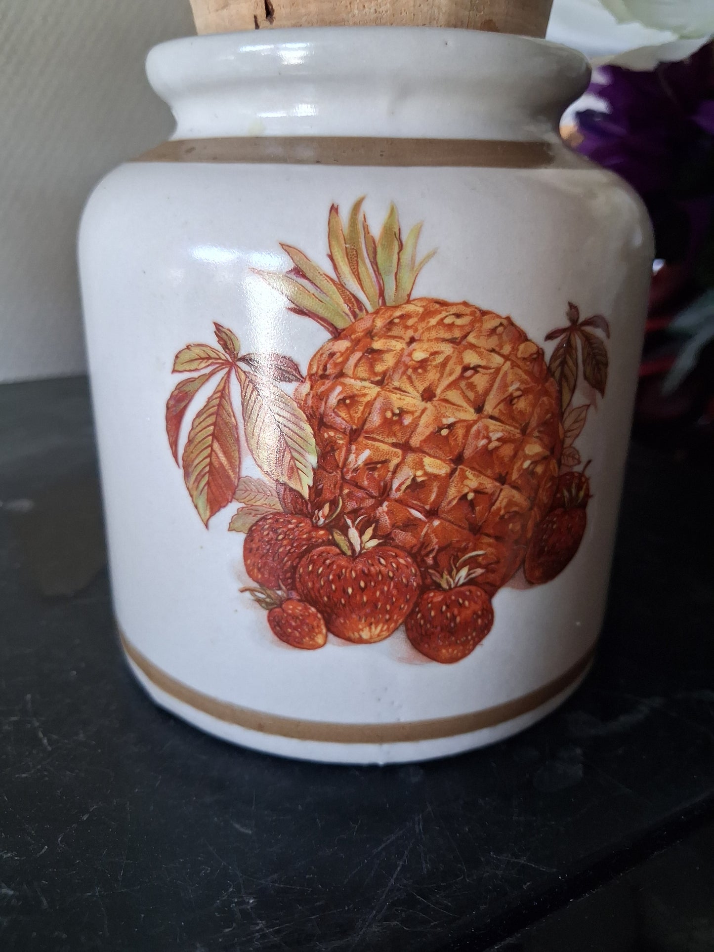 Pot en gres ananas fraises estampilles. Ancienne decoration vintage shabby
