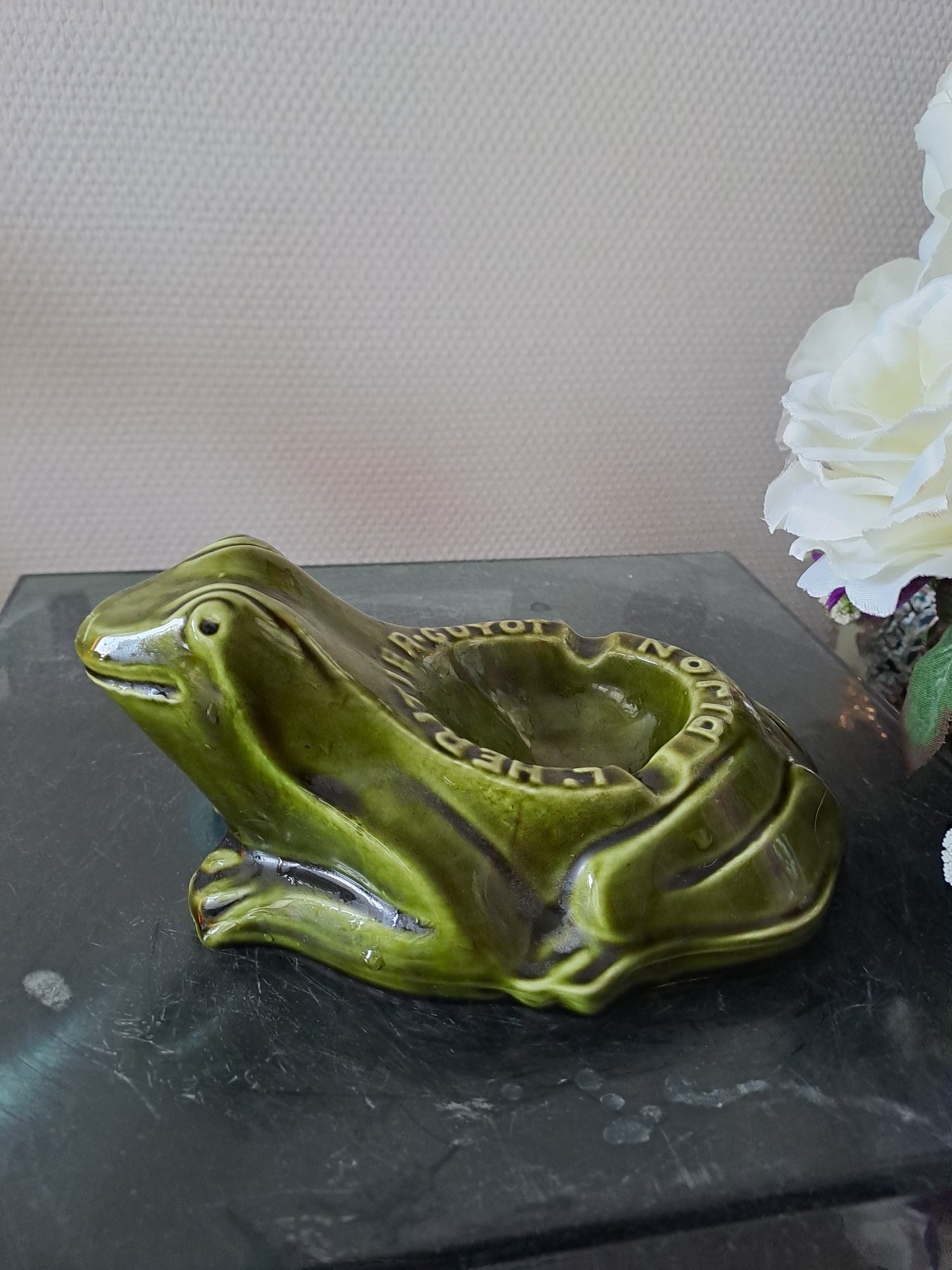 Cendrier grenouille l'héritier guyot. 19 cm.