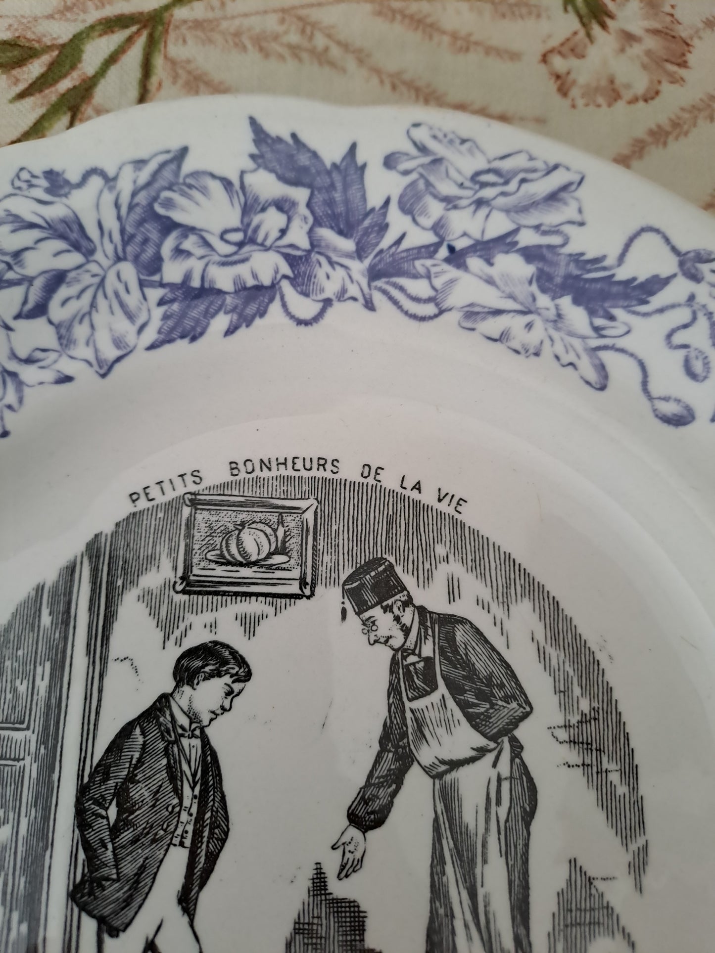 Assiette décorative Parlante. N°3. Les petits bonheurs de la vie. H. B. Choisy Le Roi.