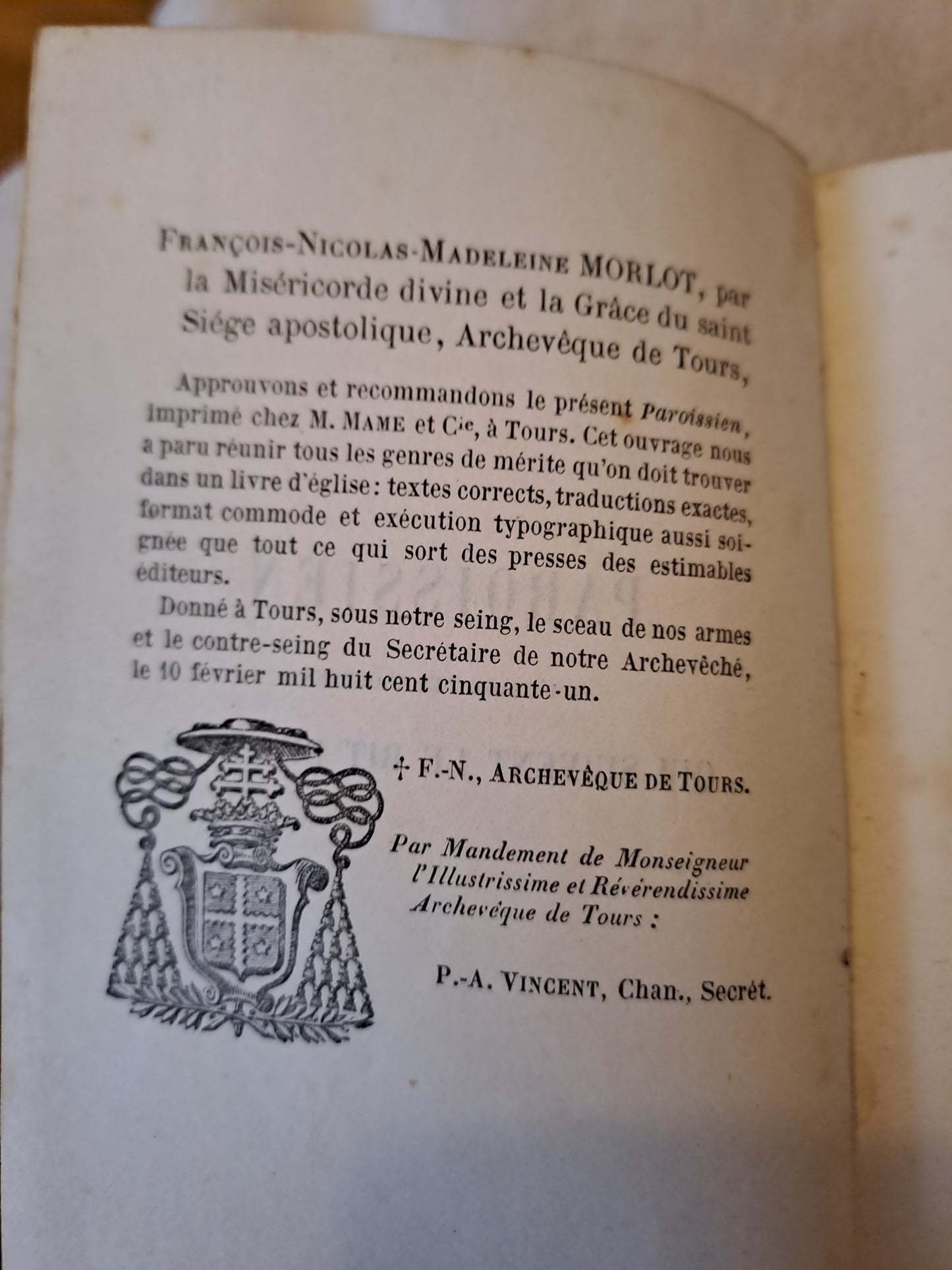 Paroissien à l'usage des diocèses qui suivent le rite de Paris contenant les offices de tous les dimanches.....