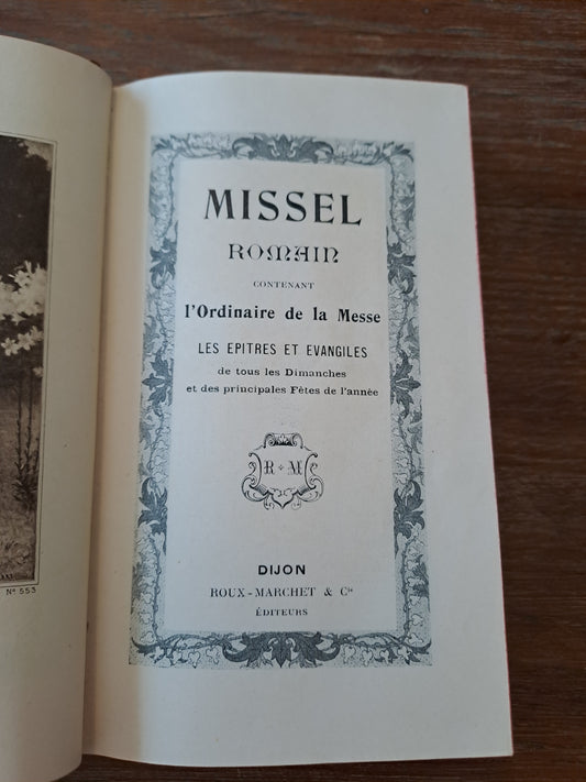 Missel romain contenant l'ordinaire de la messe. N°805. Ancien livre vintage catholique.
