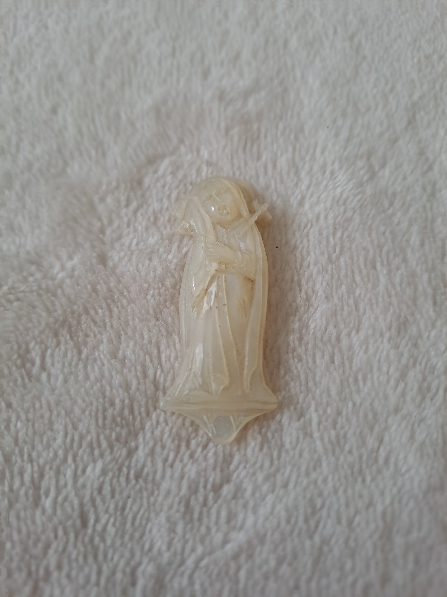 Sculpture Vierge Marie. En Nacre.