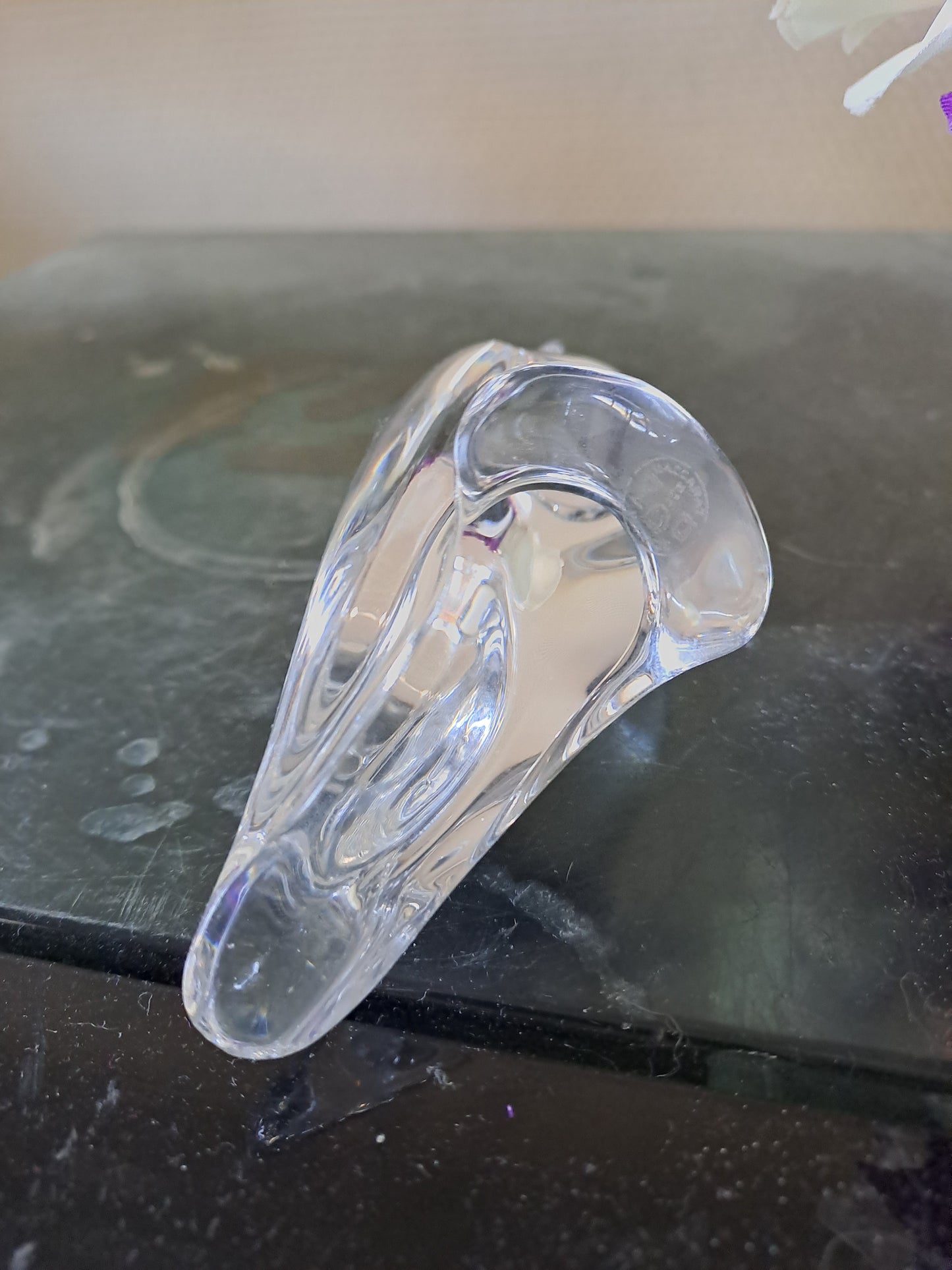 BACCARAT. Perroquet en cristal.