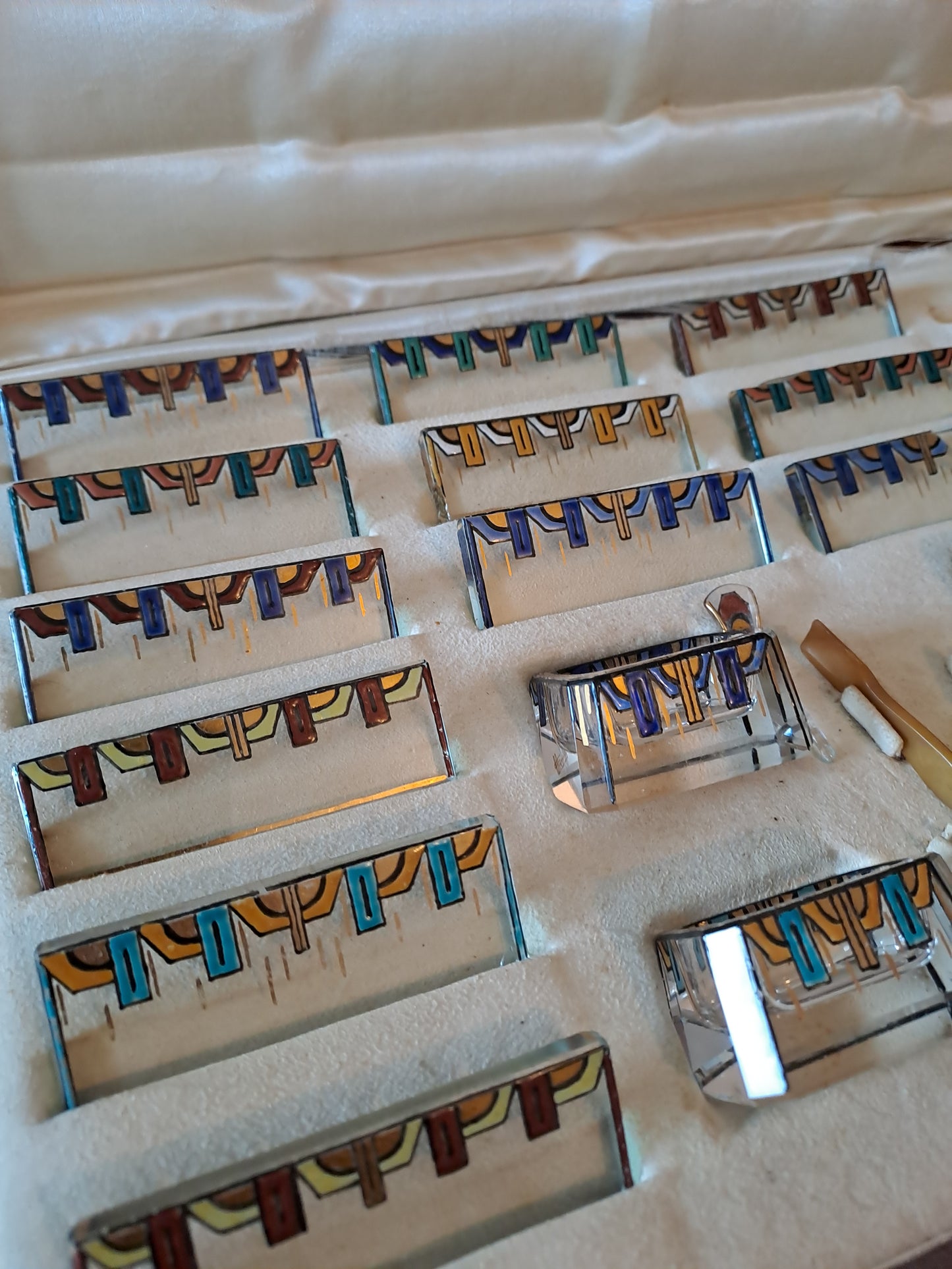 Salerons et porte-couteaux. Art deco. Années 20. Signé.