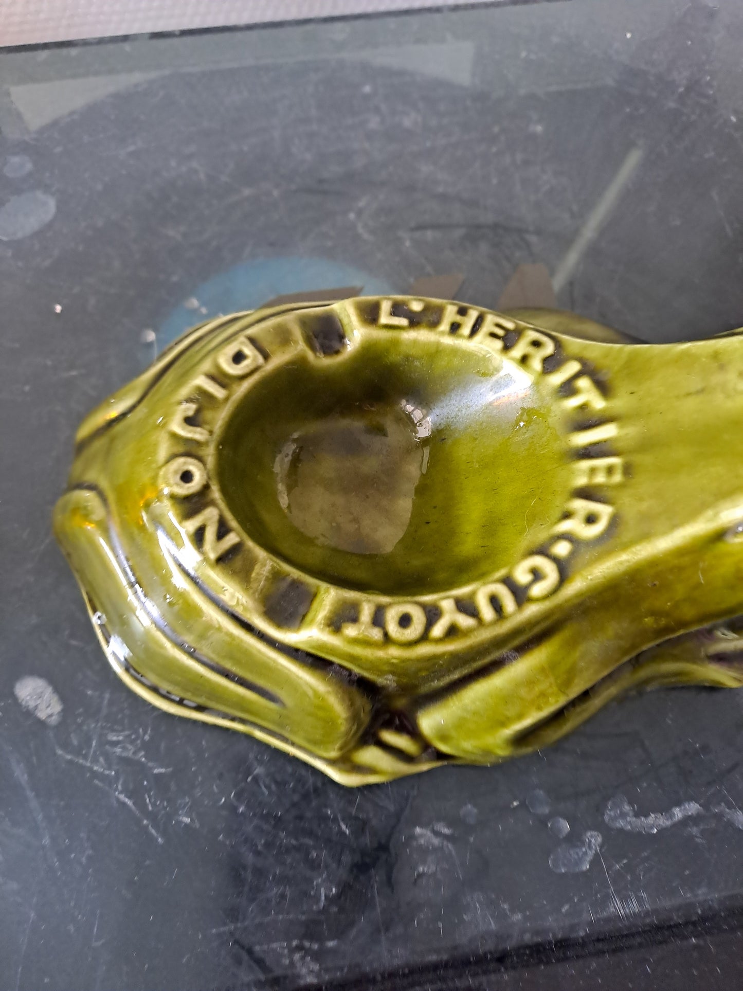 Cendrier grenouille l'héritier guyot. 19 cm.