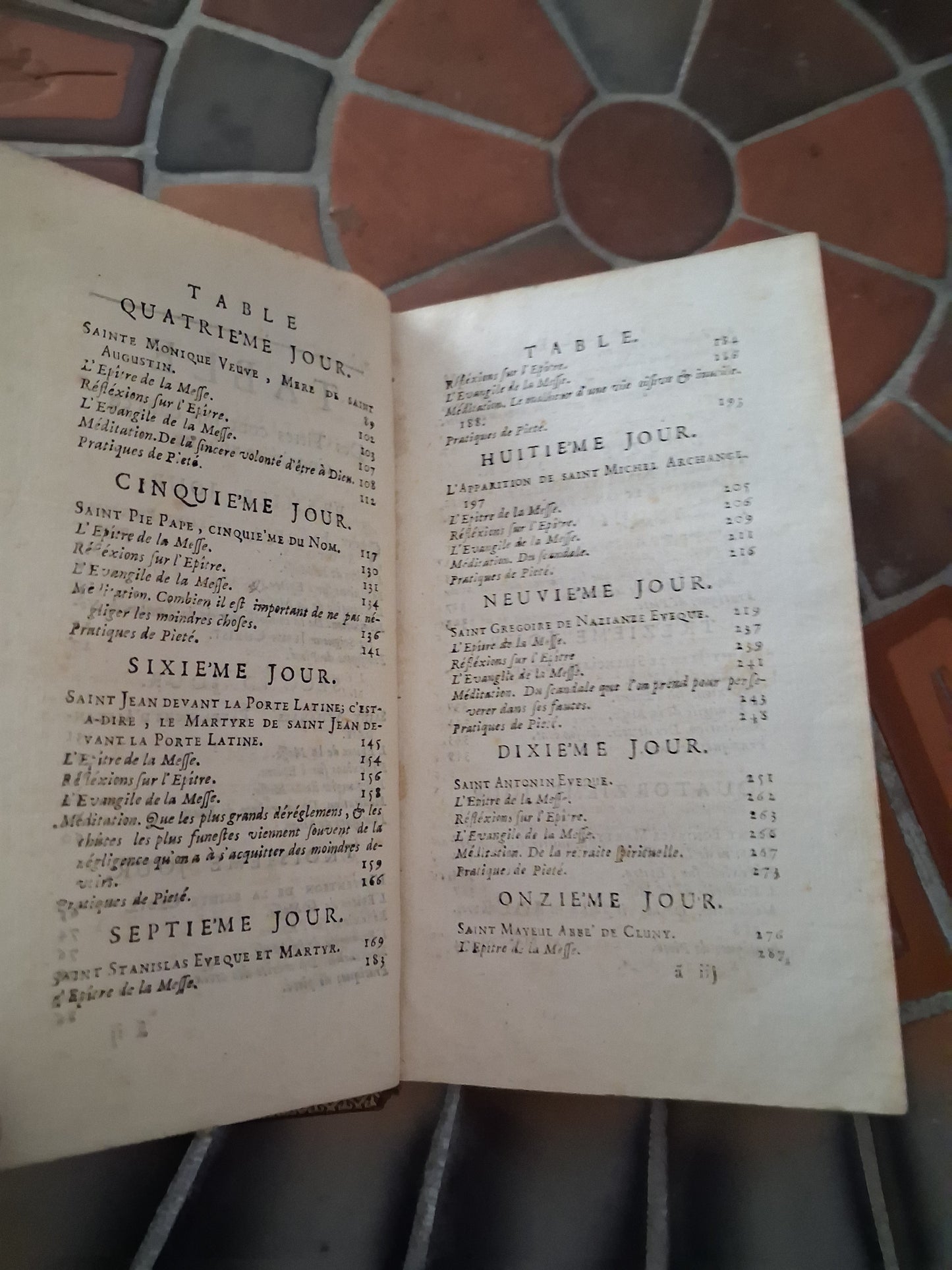 Année chretienne. Mai ( may) 1716. Exercices de piété pour tous les jours. Ancien livre vintage catholique.