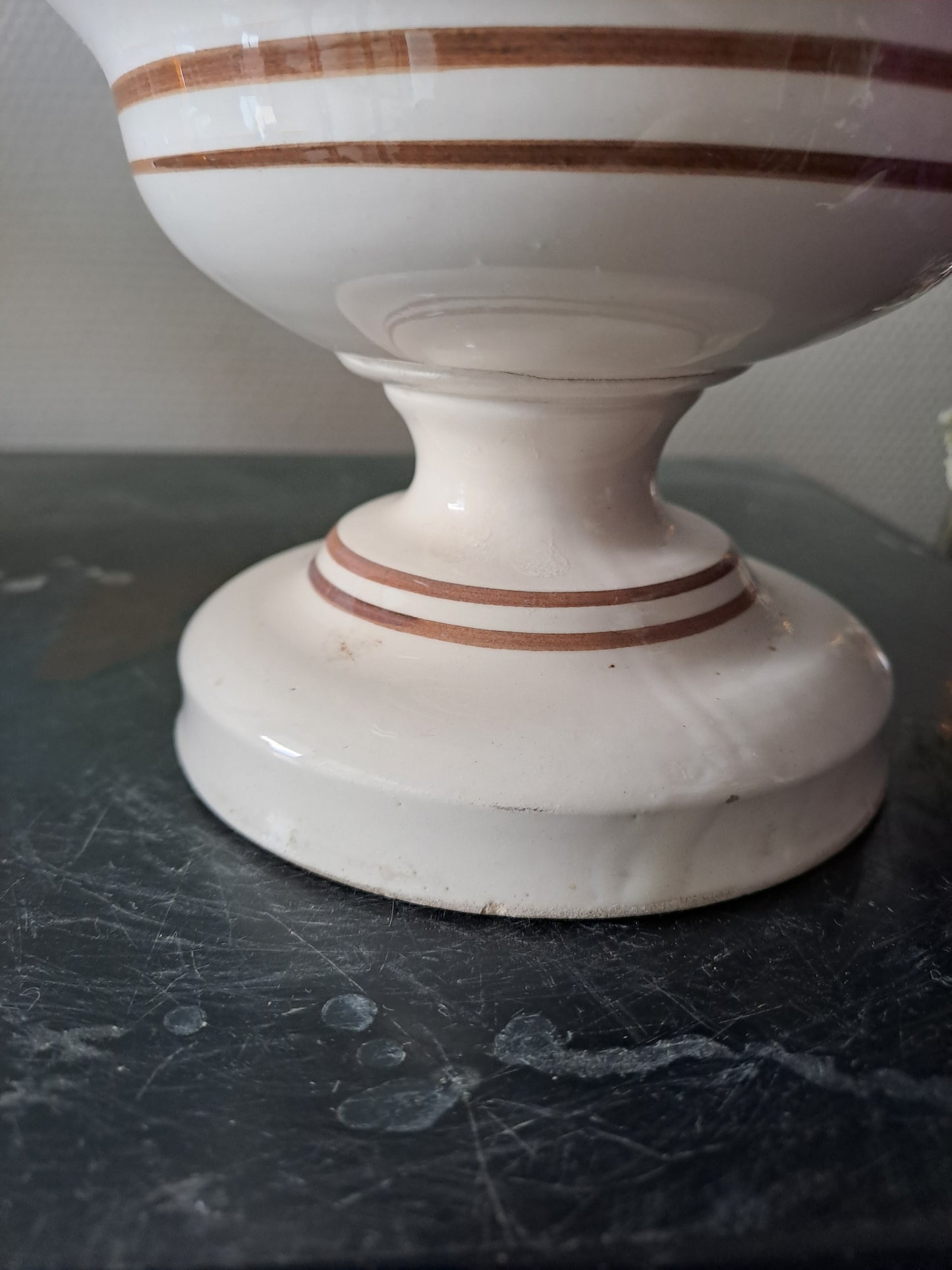 Vase En Porcelaine.