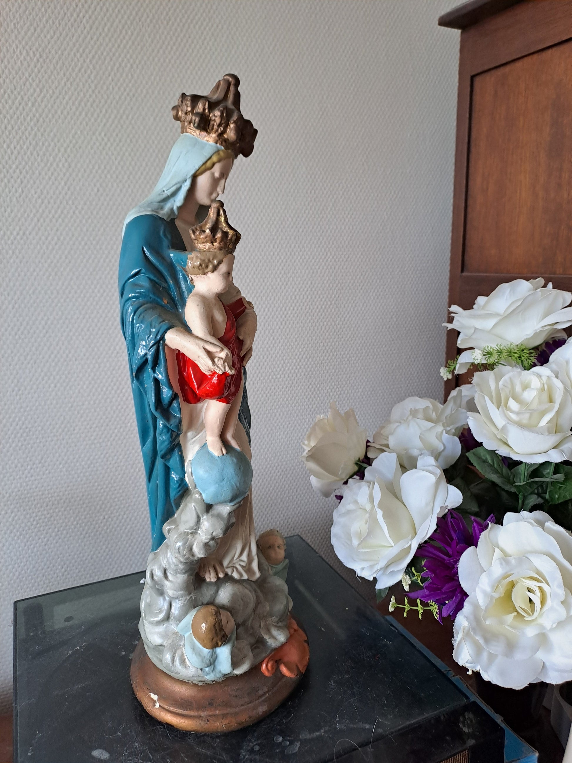 Statue représentant Notre-Dame des Victoires. 46 cm de haut. N°2. Ancien Vintage catholique. 