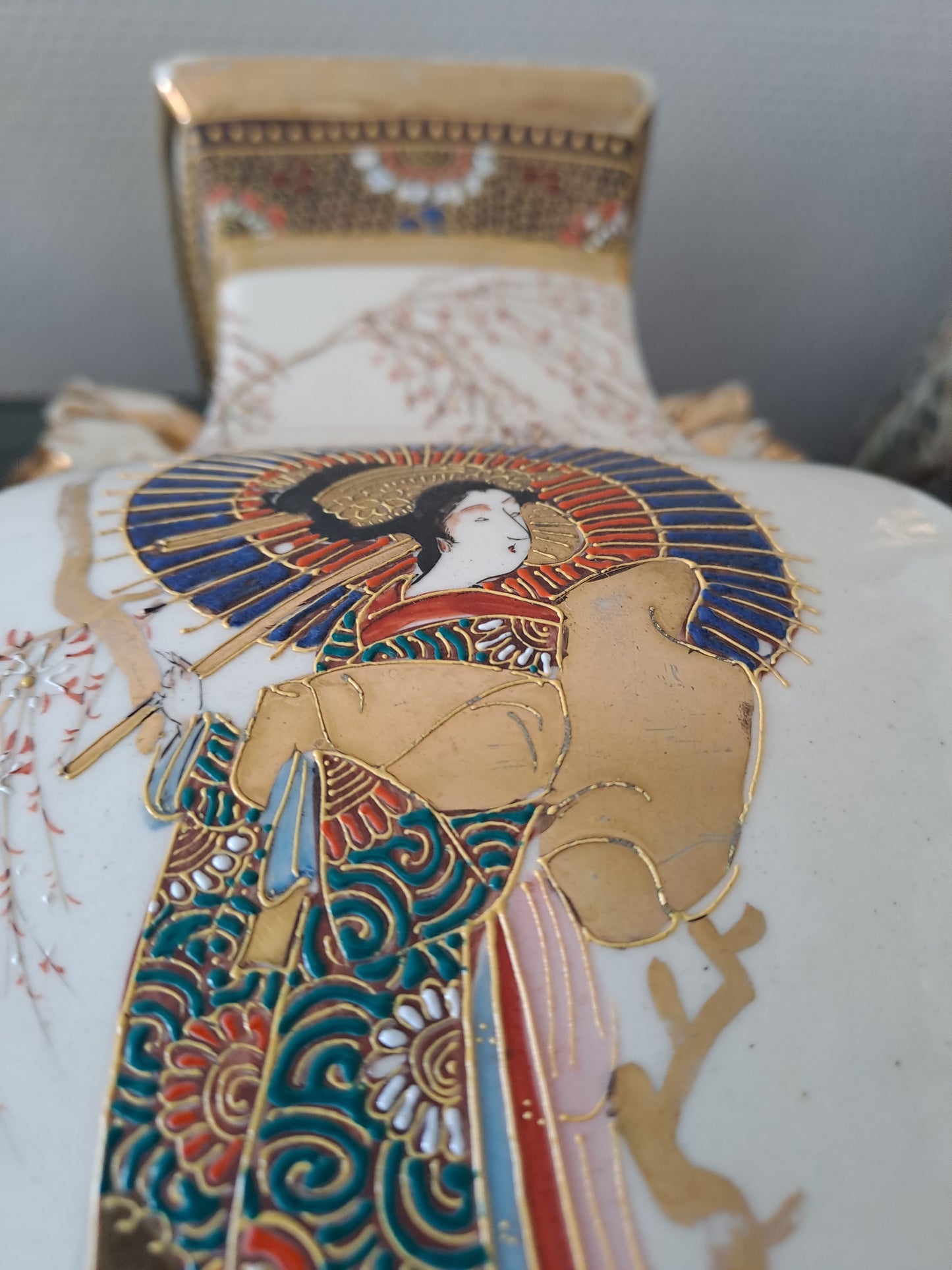 Paire de Vases En Porcelaine japonaise.