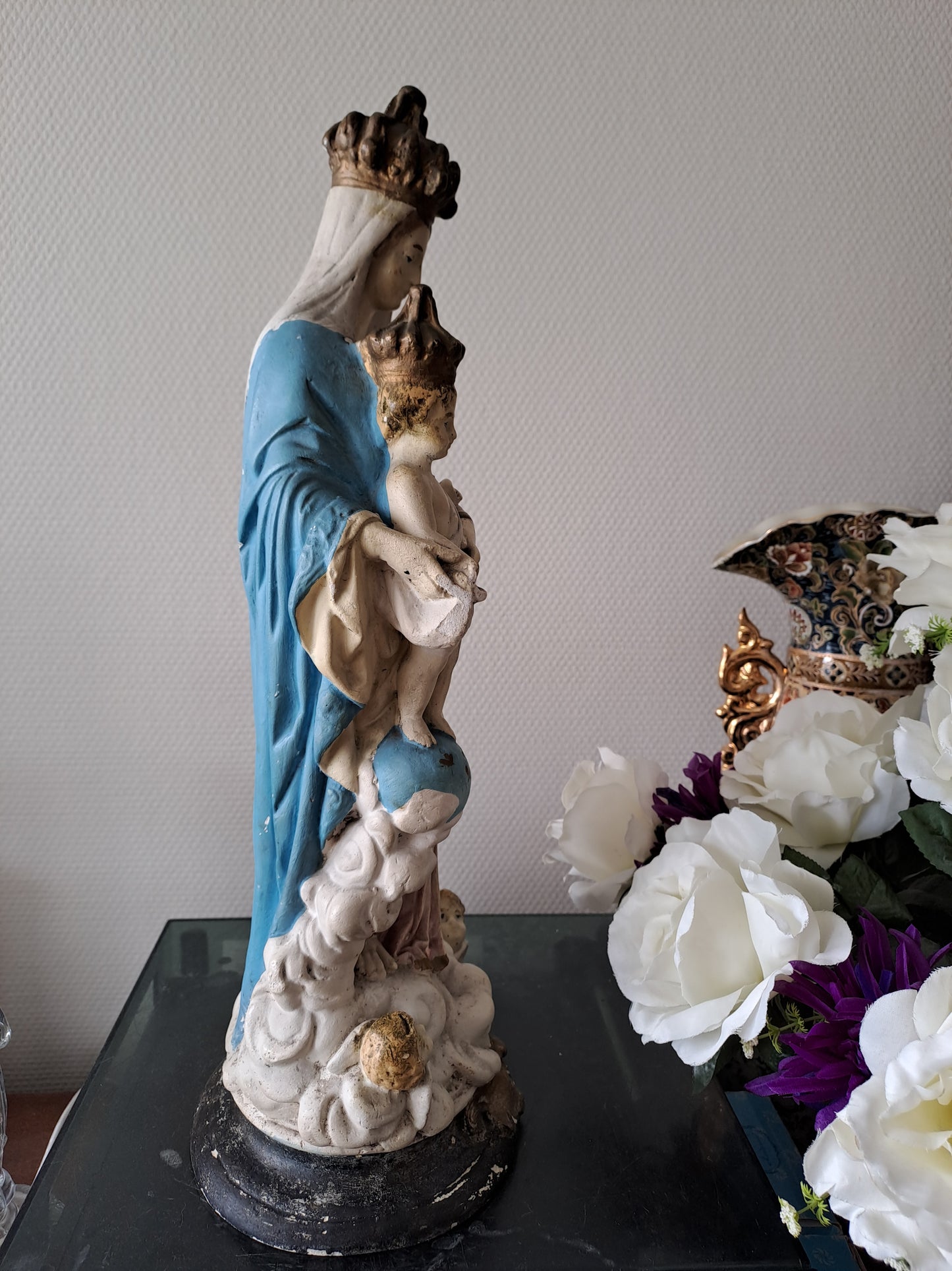 Statue Sainte Vierge Marie Notre-Dame des Victoires. Dites " Vierge au sourire " par Sainte Thérèse De L'enfant Jesus.