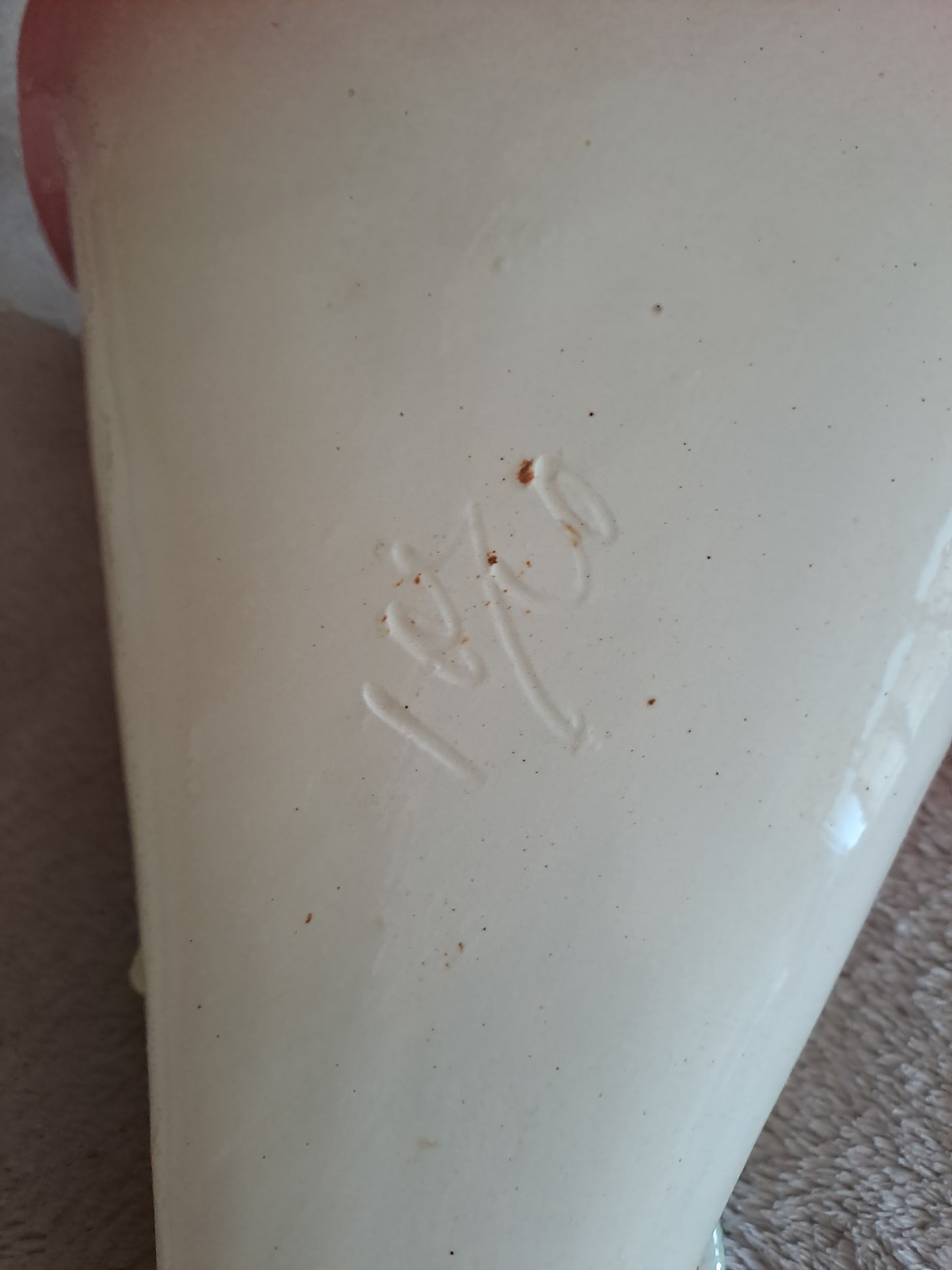 Bouquetiere représentant une fleur. Signé. 41 cm. Ancien decoration vintage.