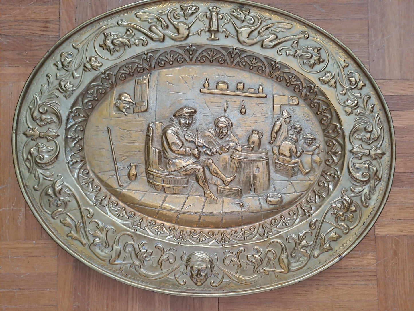 Plateau Murale Dans Le Goût de Teniers. Joueur de violon.