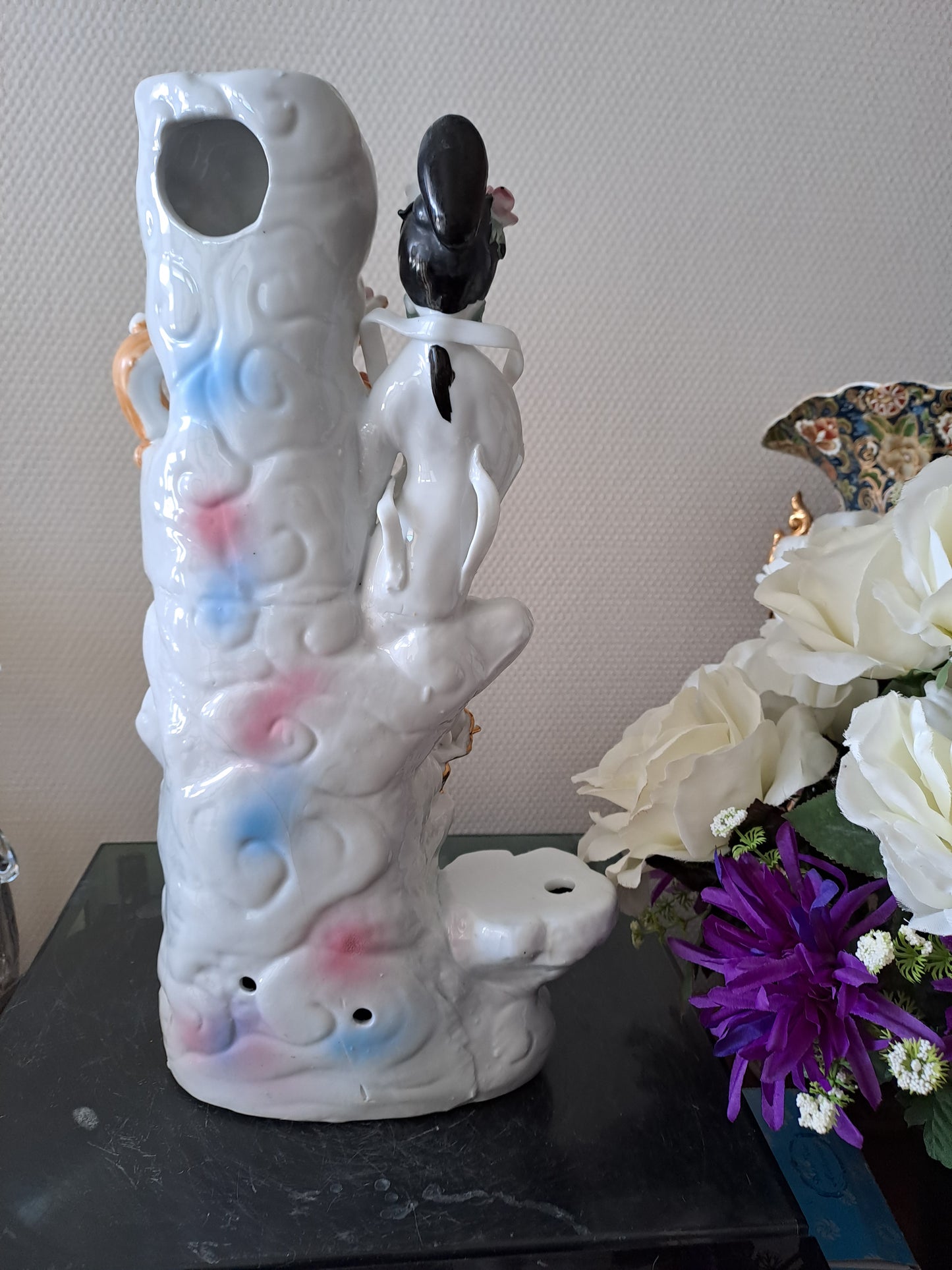 Statue geishas. Porcelaine et biscuits. Pied de lampe.