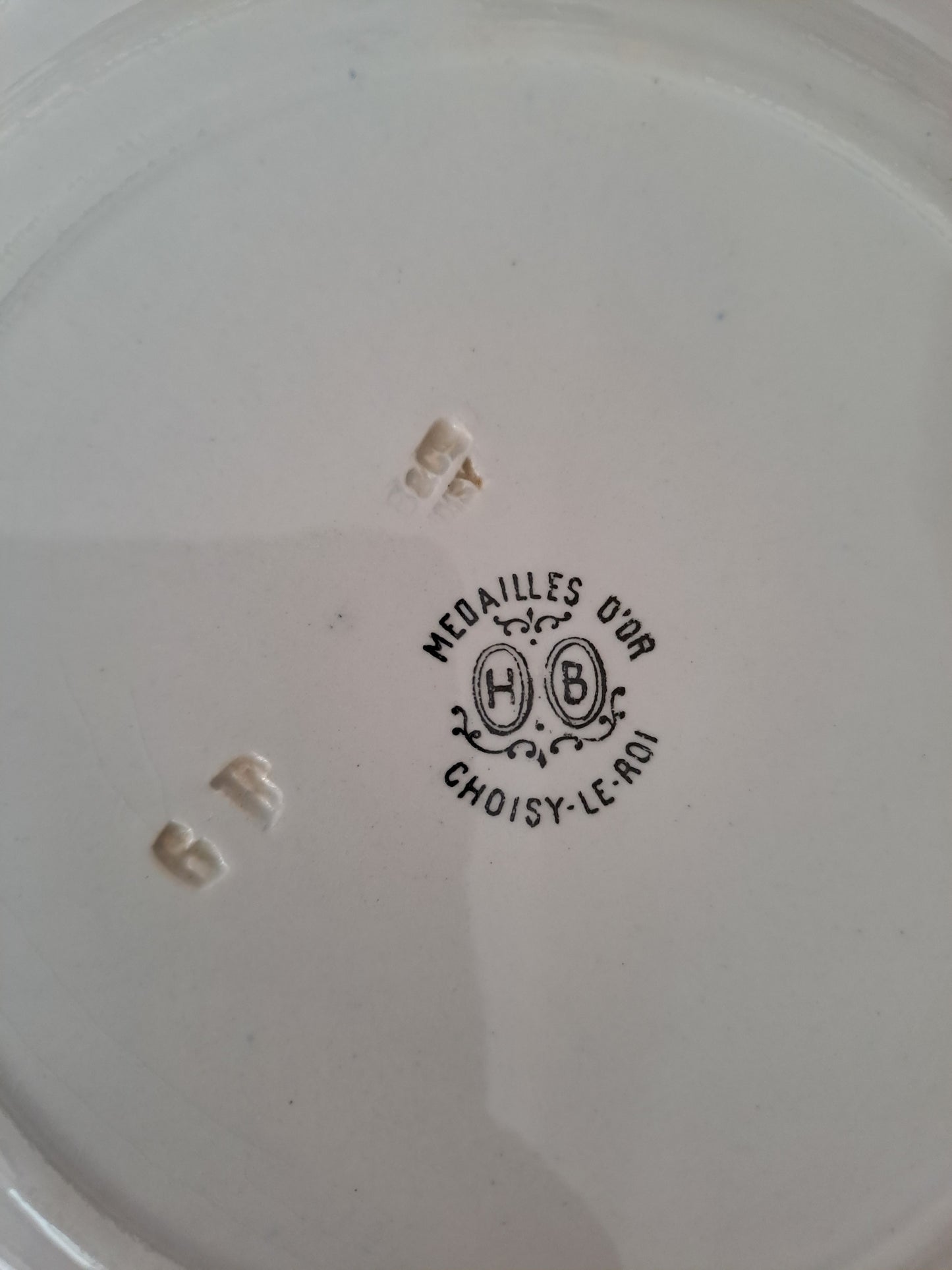 Assiette décorative Parlante. N°3. Les petits bonheurs de la vie. H. B. Choisy Le Roi.