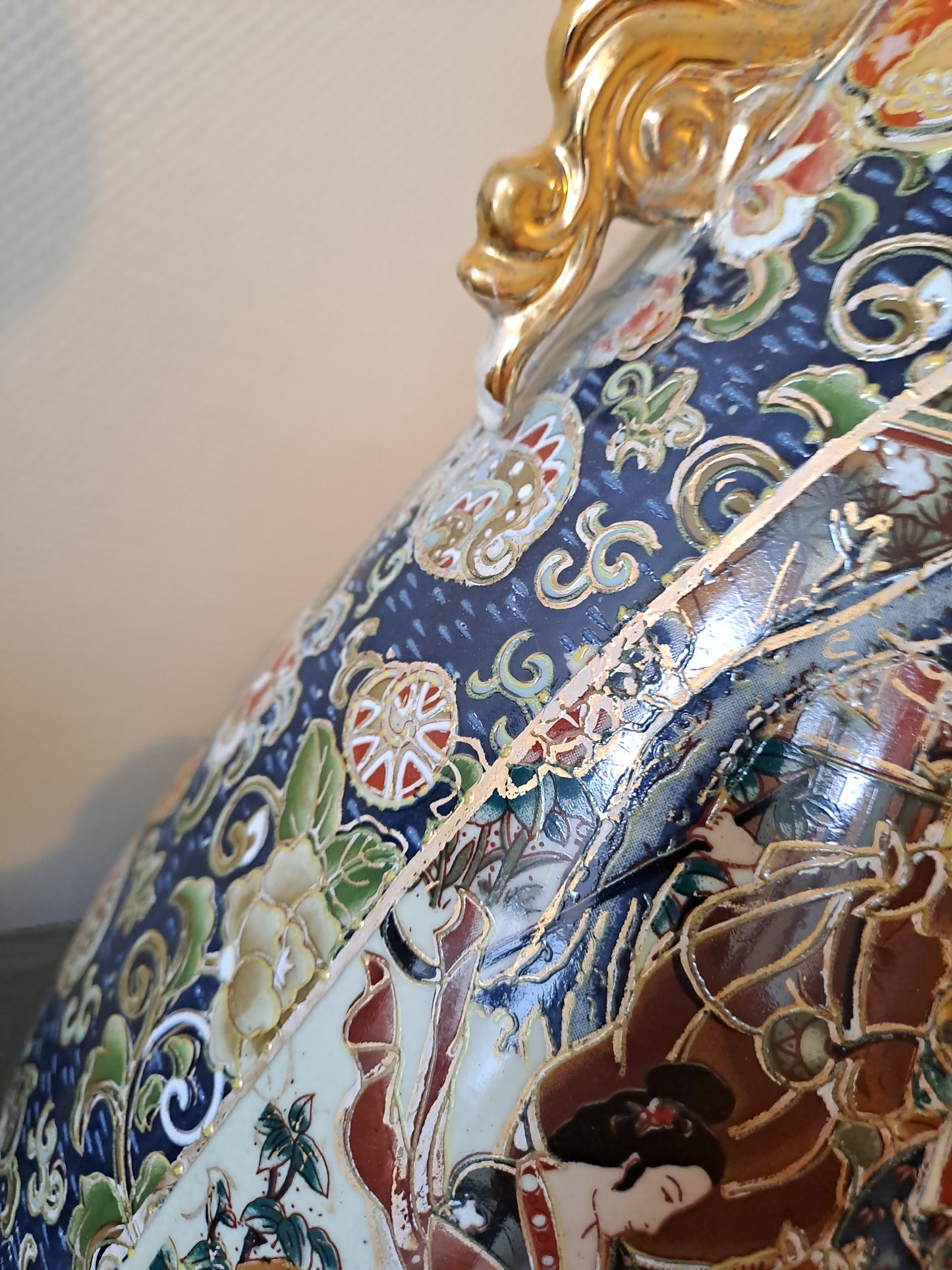 Grand Vase. Satsuma ( dans le goût).