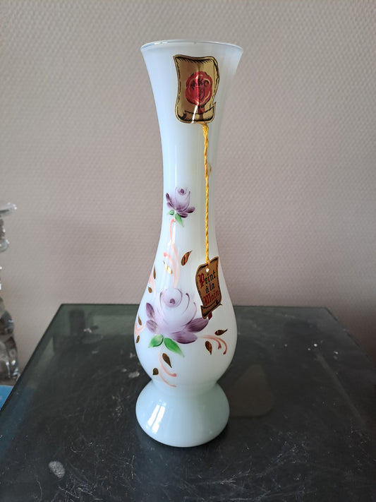 Vase soliflore En Opaline Bleu. Peint à la main. 24.5 cm de haut. Ancien décoration Vintage
